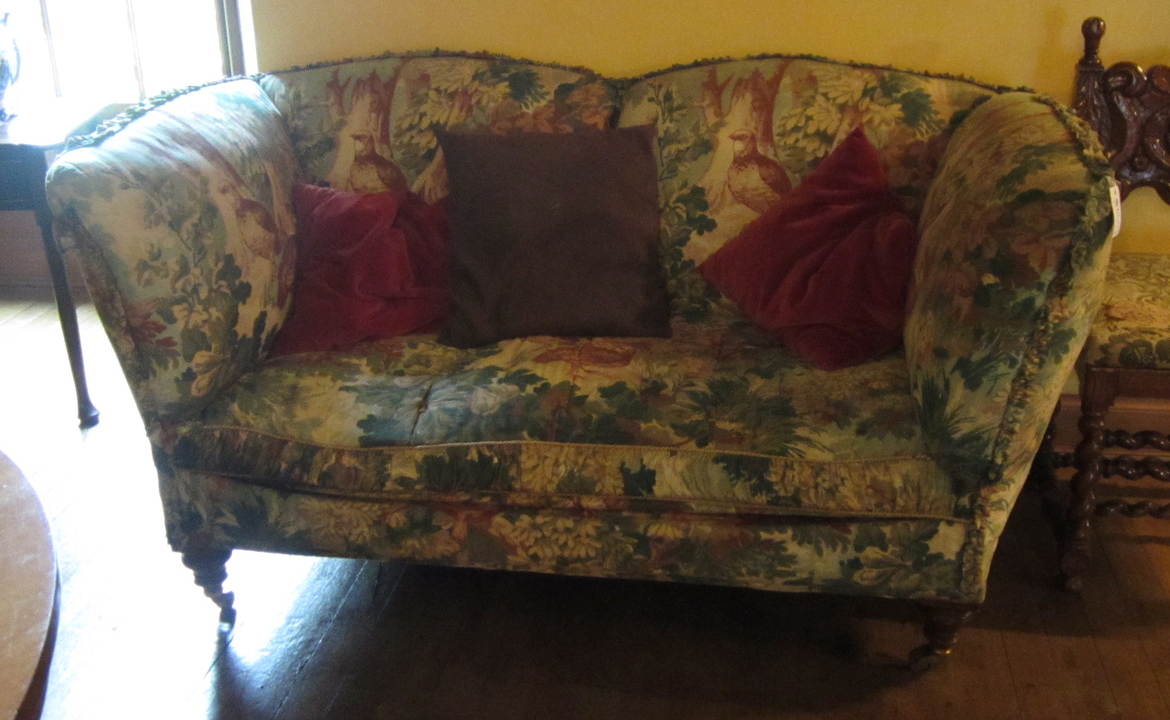 VICTORIAN UPHOLSTERED SOFA