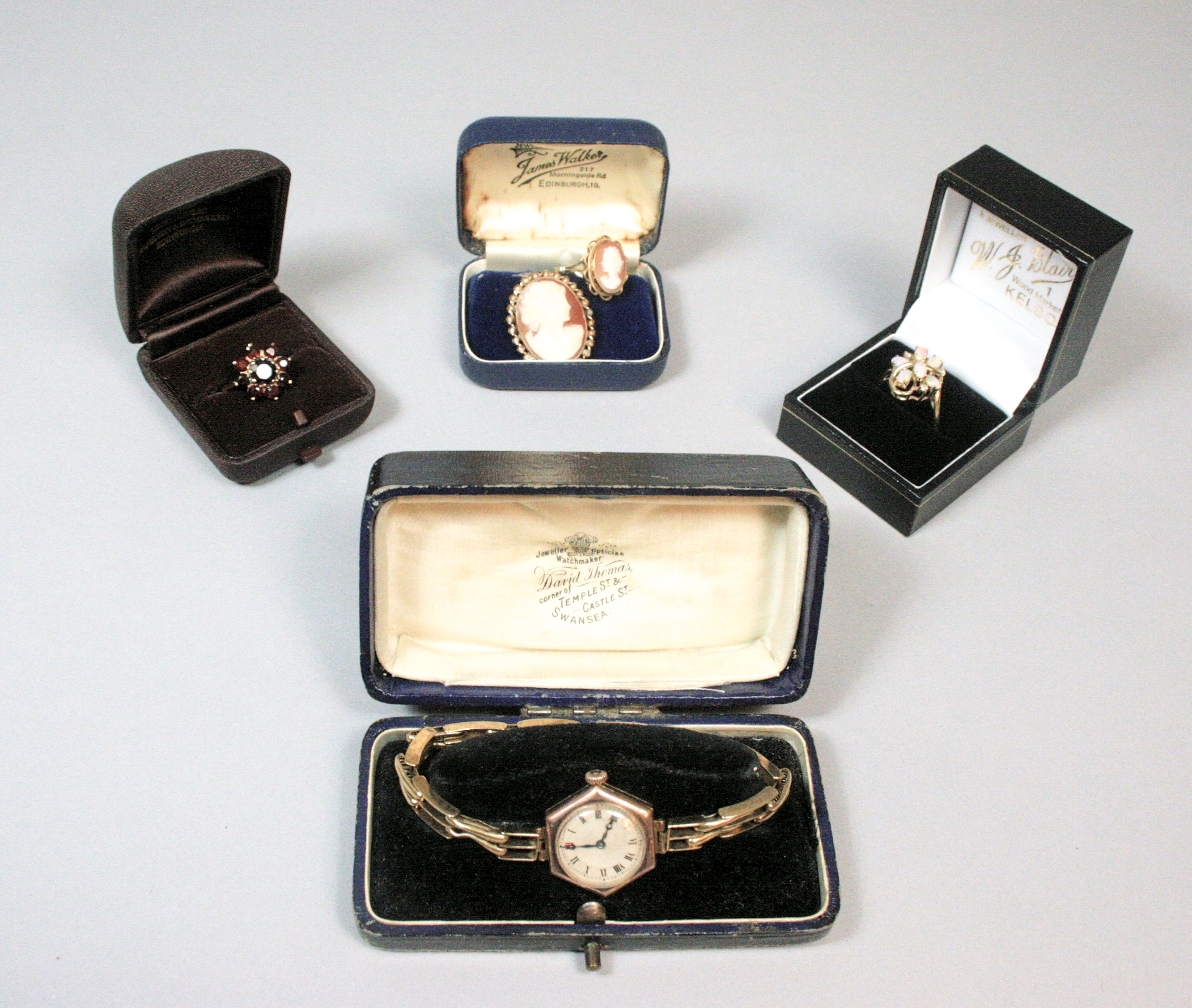 A collection of jewellery