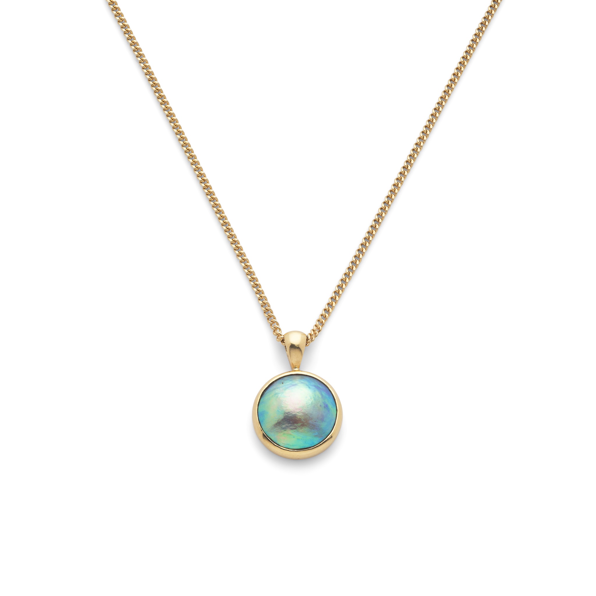 An 18ct yellow gold mabé pearl pendant necklace