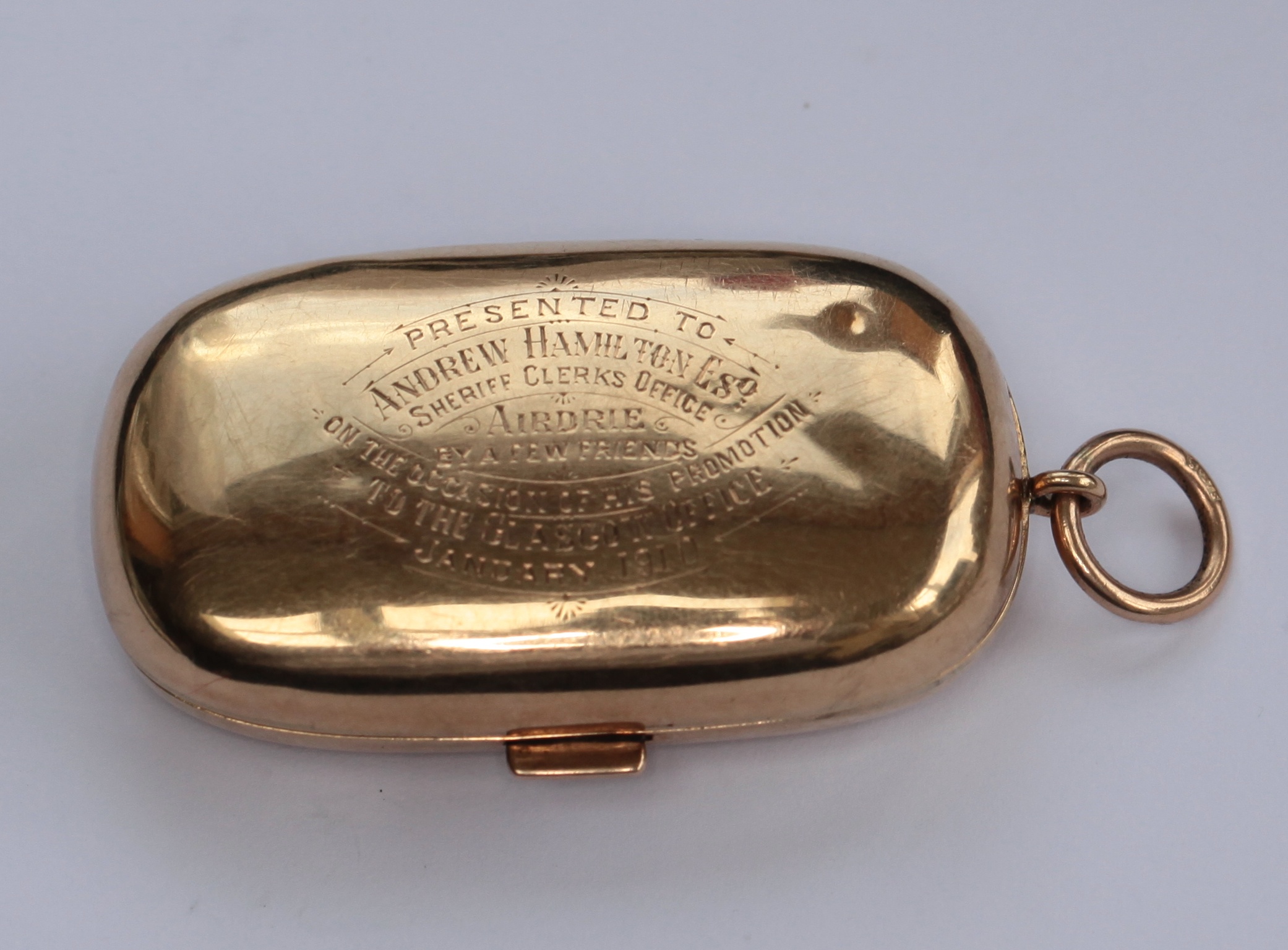 A 9ct gold double sovereign keeper