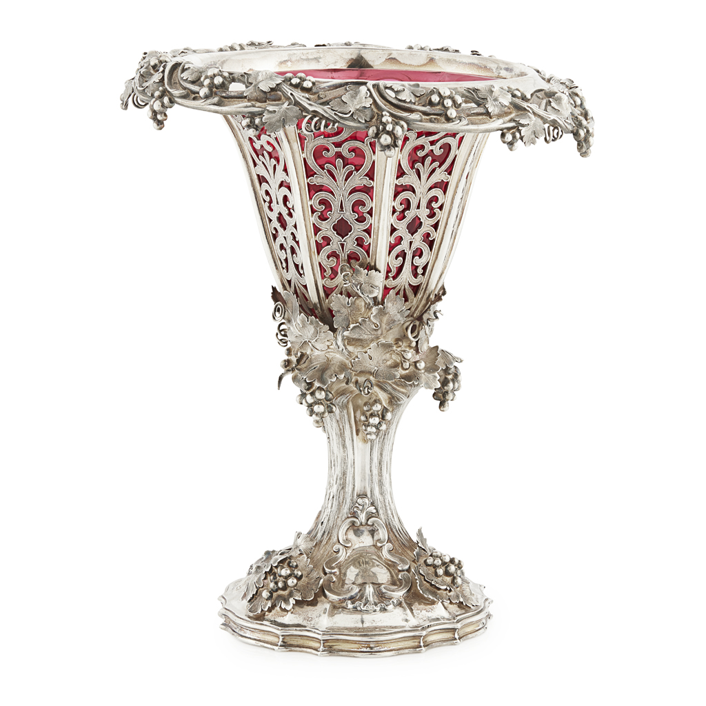 An impressive Victorian vase