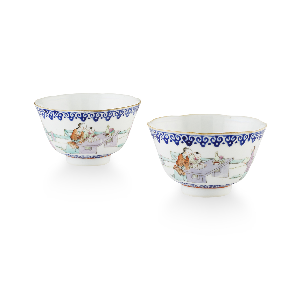 PAIR OF FAMILLE VERTE BOWLS
