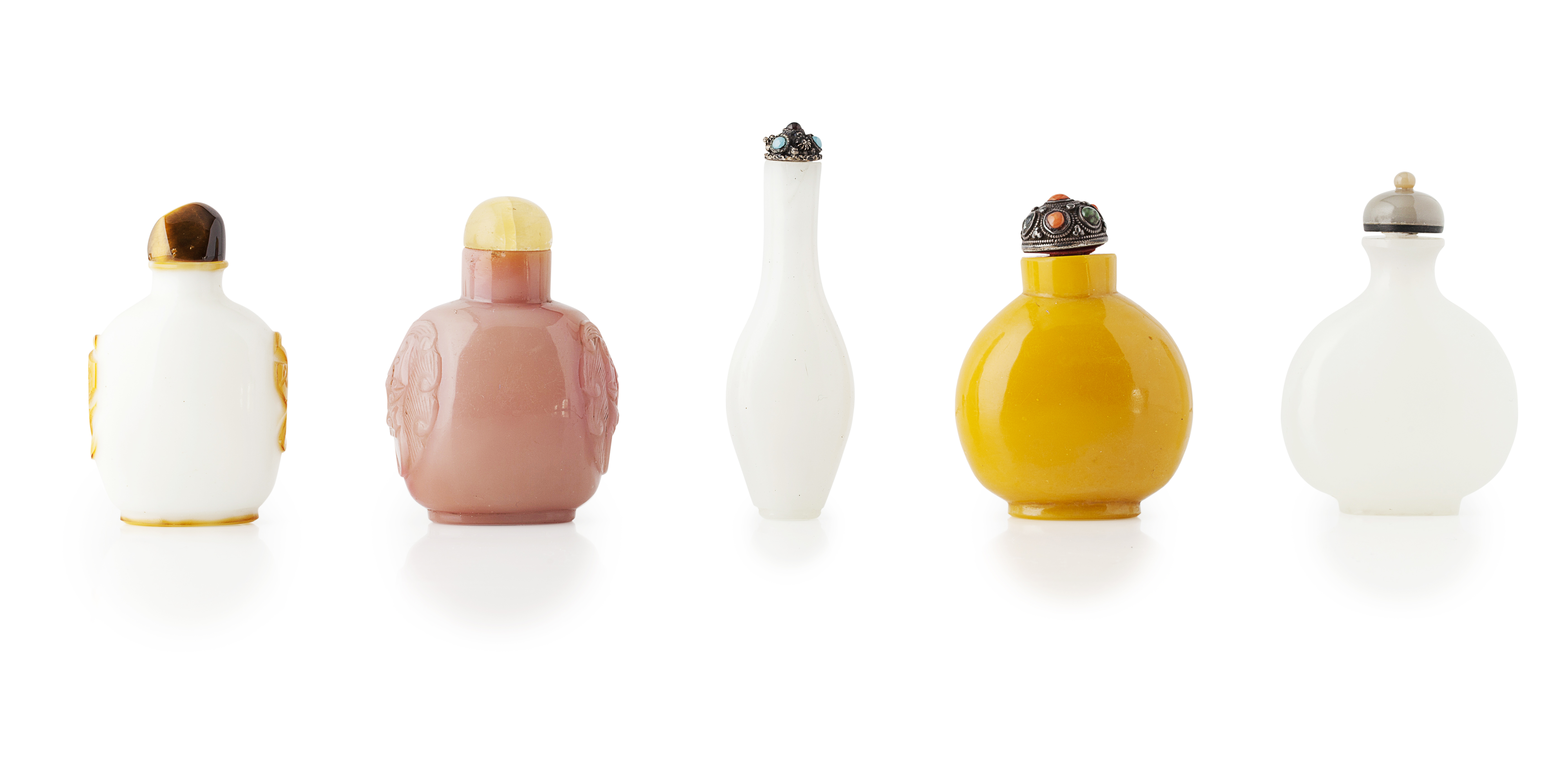 ELEVEN GLASS SNUFF BOTTLES