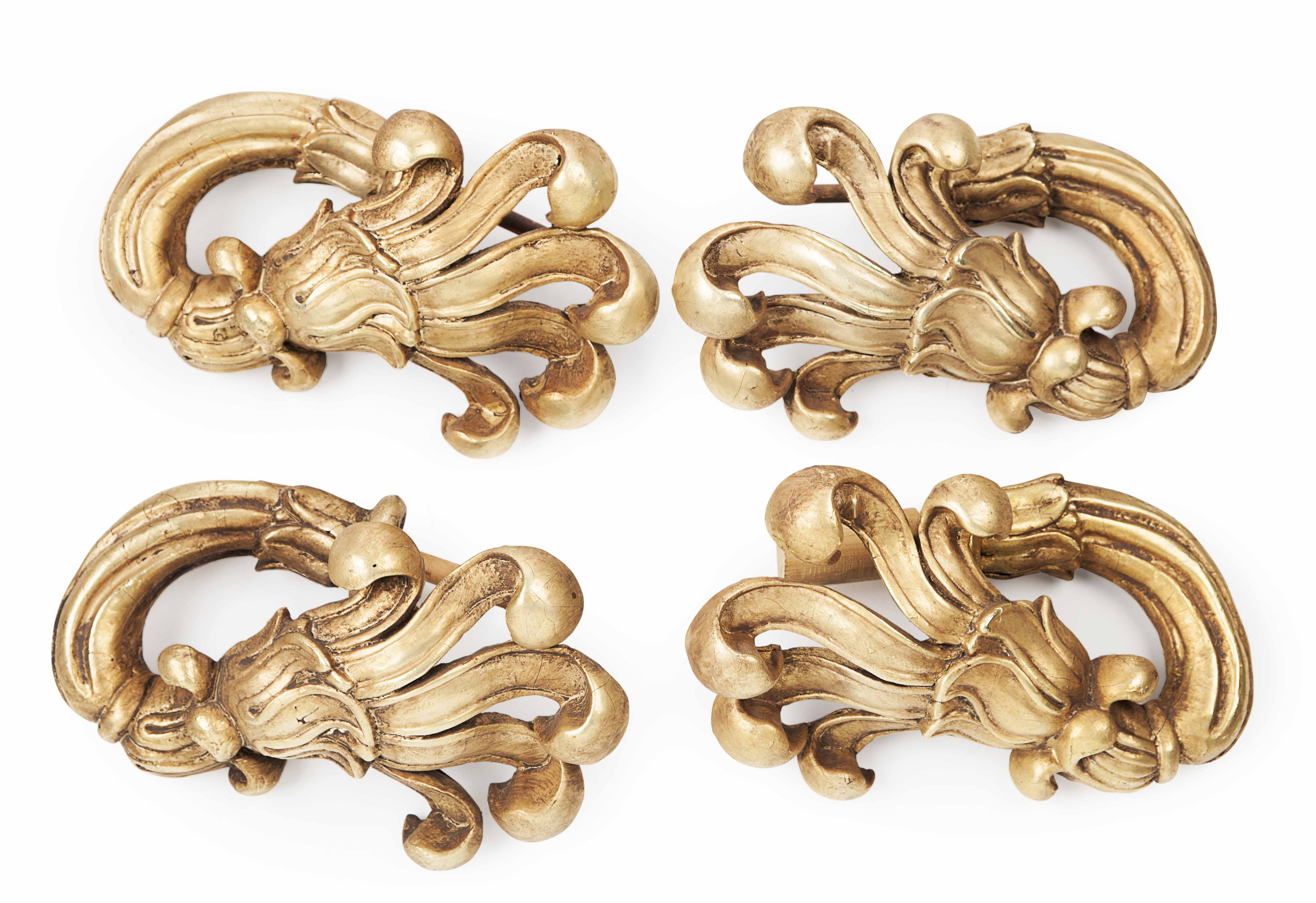 GROUP OF GILTWOOD WALL BRACKETS AND APPLIQUES