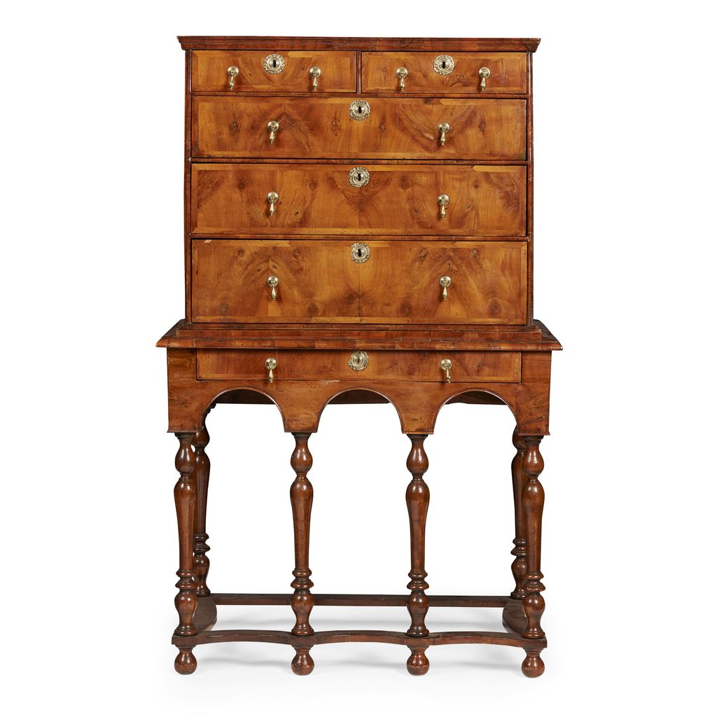 QUEEN ANNE WALNUT FEATHER BANDED CHEST ON STAND