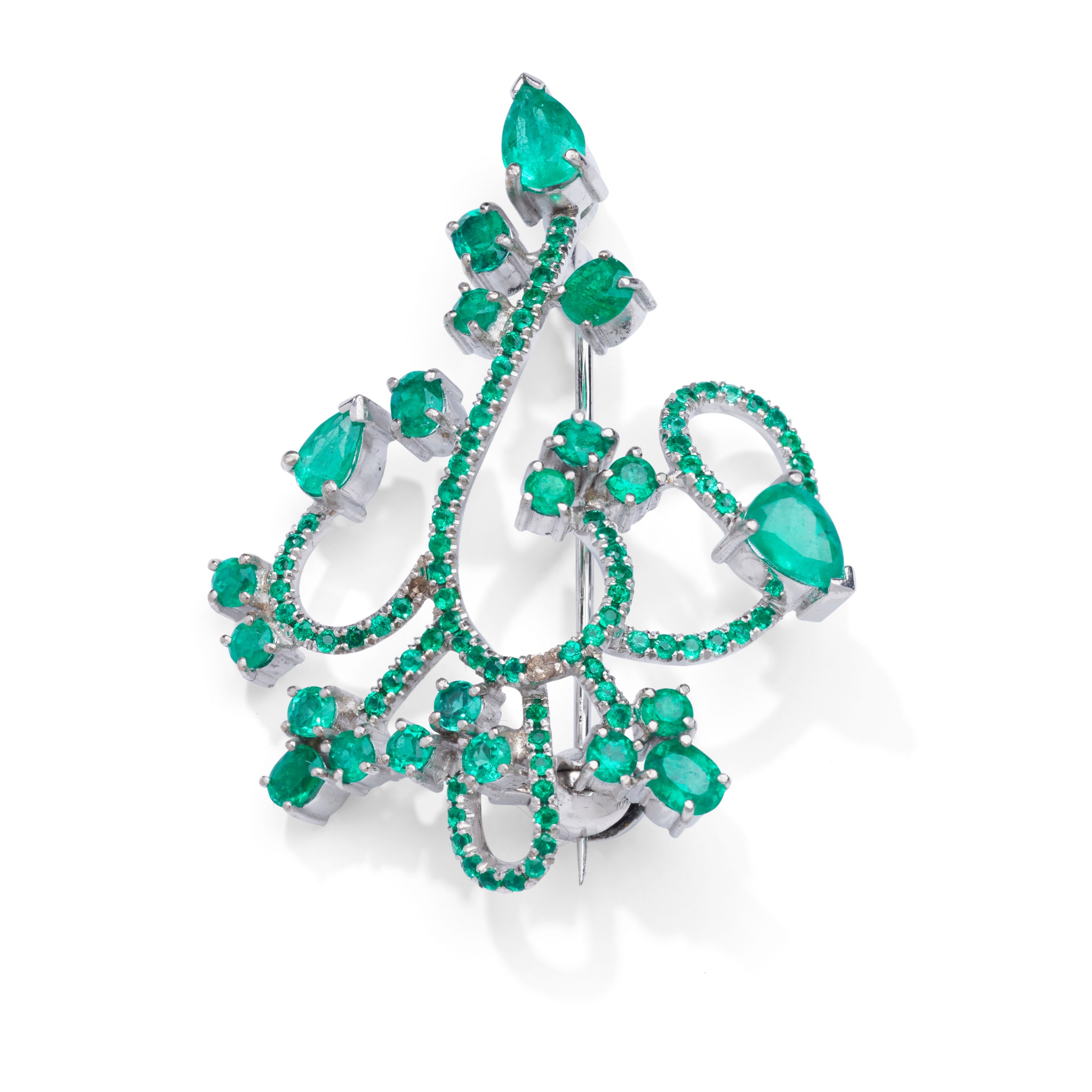 An emerald pendant/brooch
