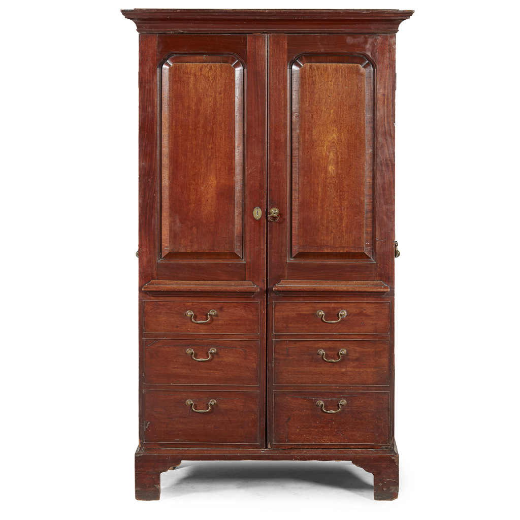 GEORGIAN MAHOGANY CUPBOARD