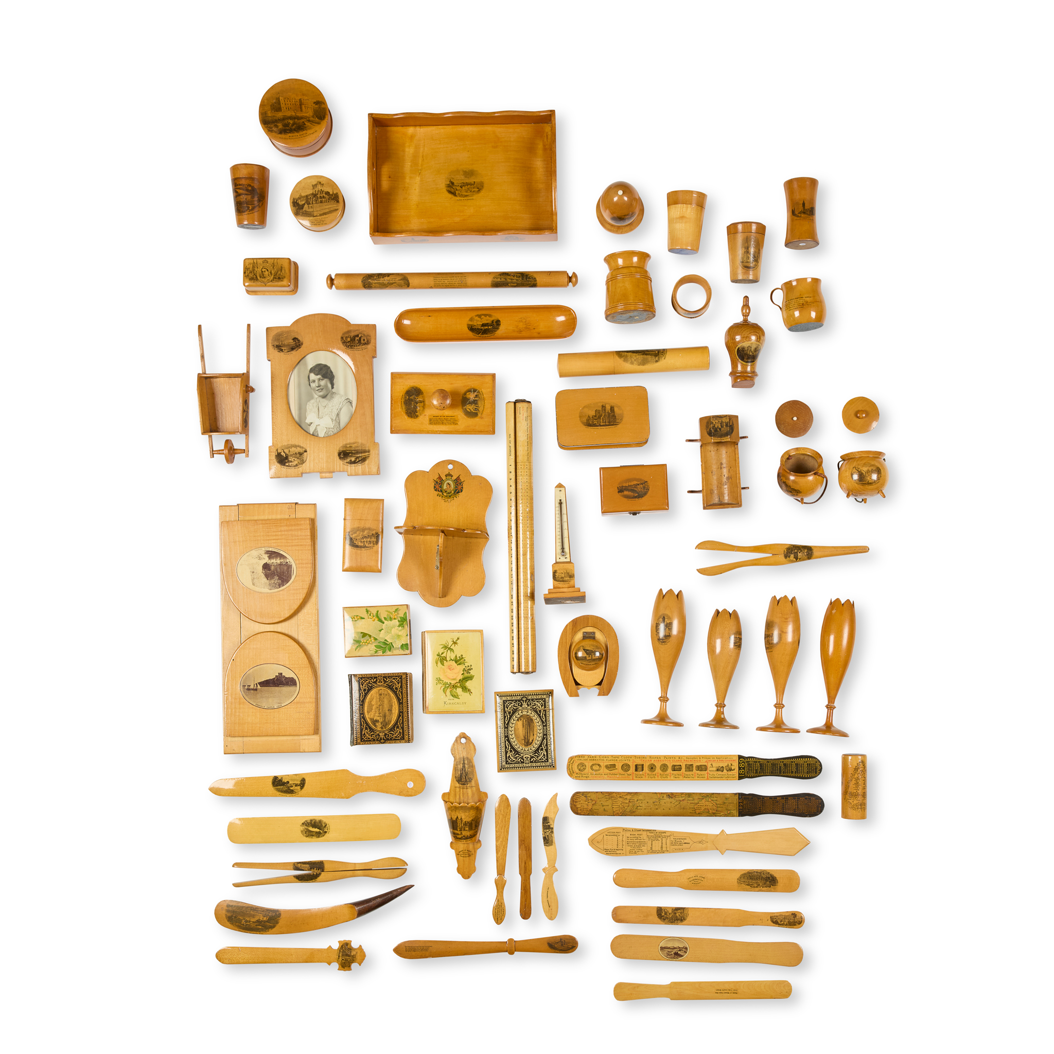 A LARGE COLLECTION OF MAUCHLINE WARE