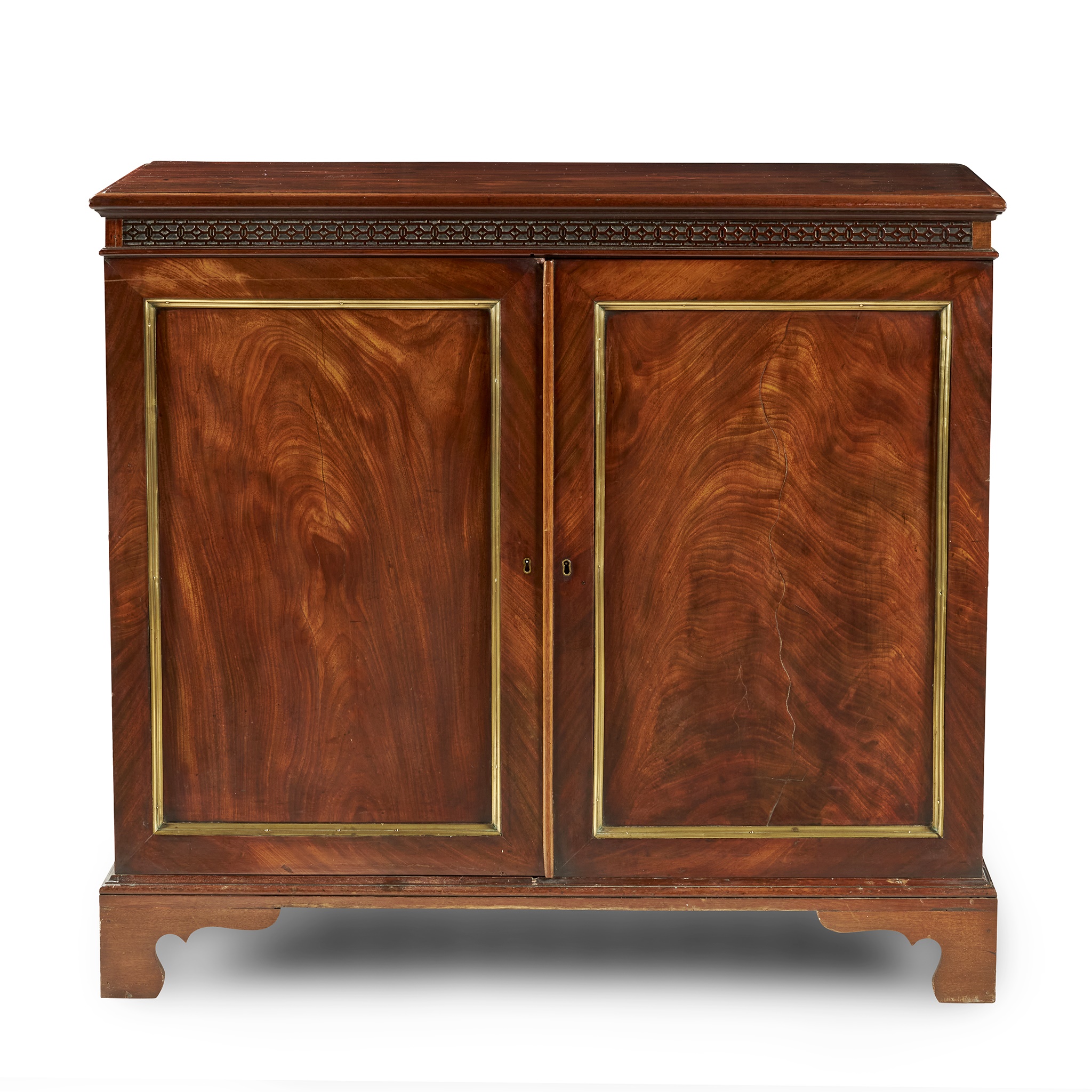 GEORGE III LOW PRESS CUPBOARD, ATTRIBUTED TO GILLOWS