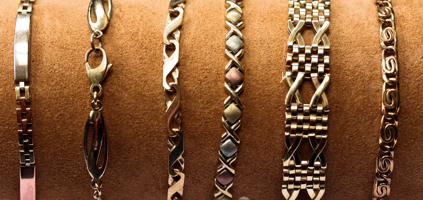 A group of six various 9ct gold bracelets