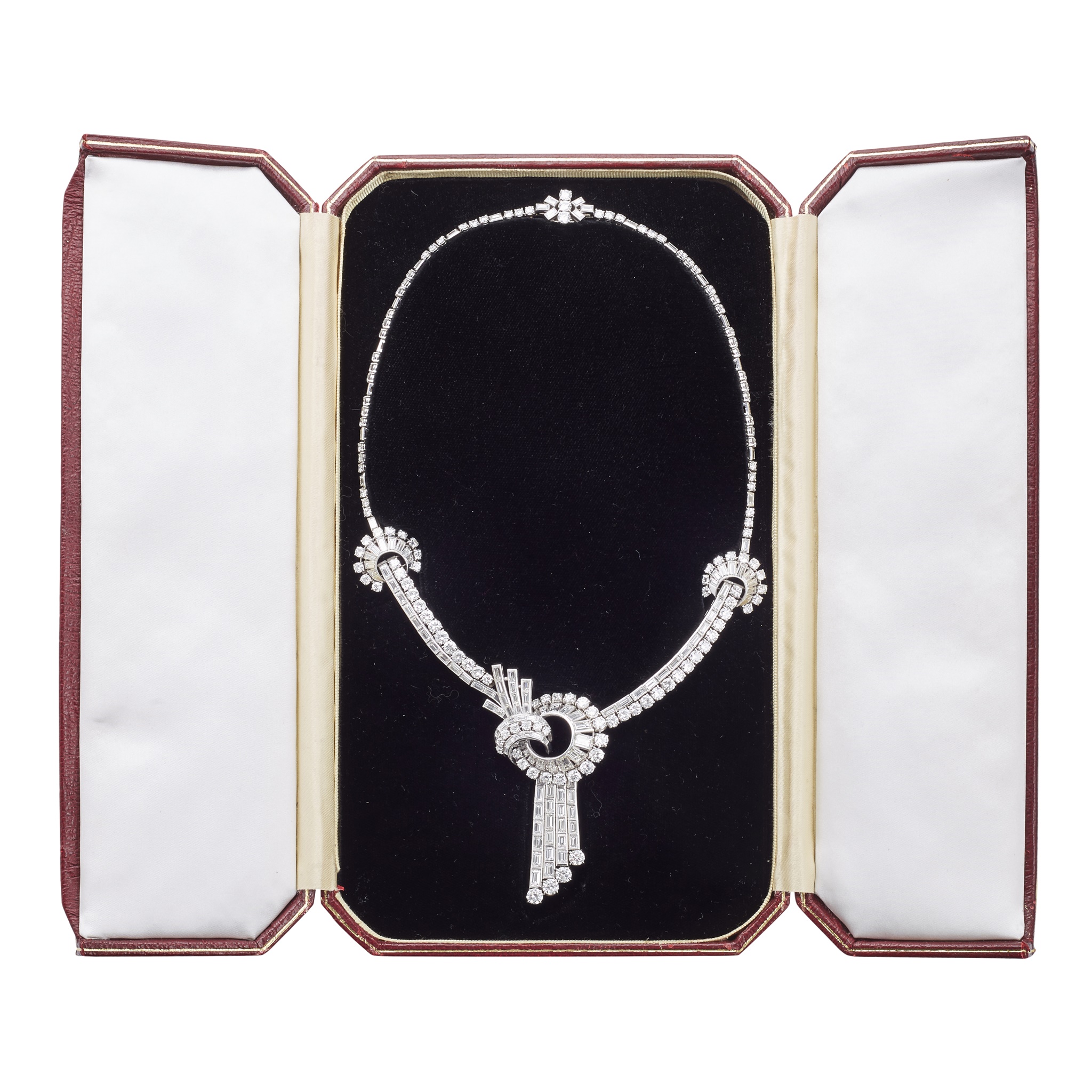 A 1940s diamond set necklace