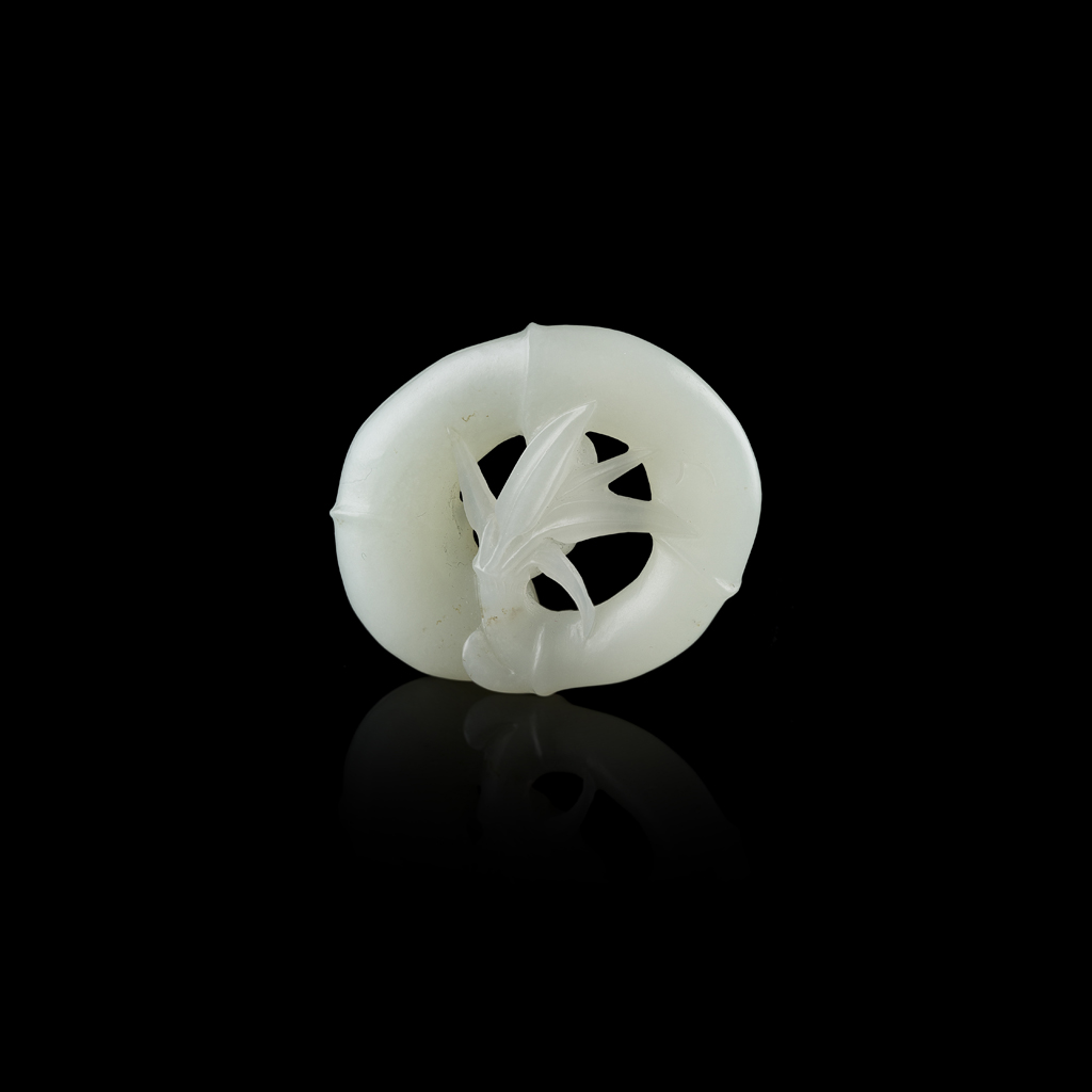 WHITE JADE 'BAMBOO AND LINGZHI' PENDANT
