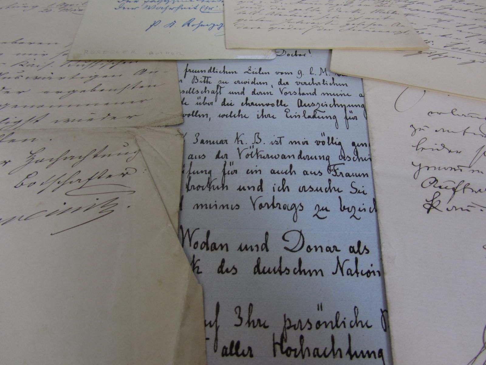 Continental authors and artists