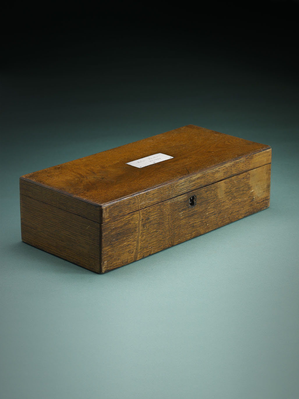 Dundee - a Scottish provincial mounted glove box