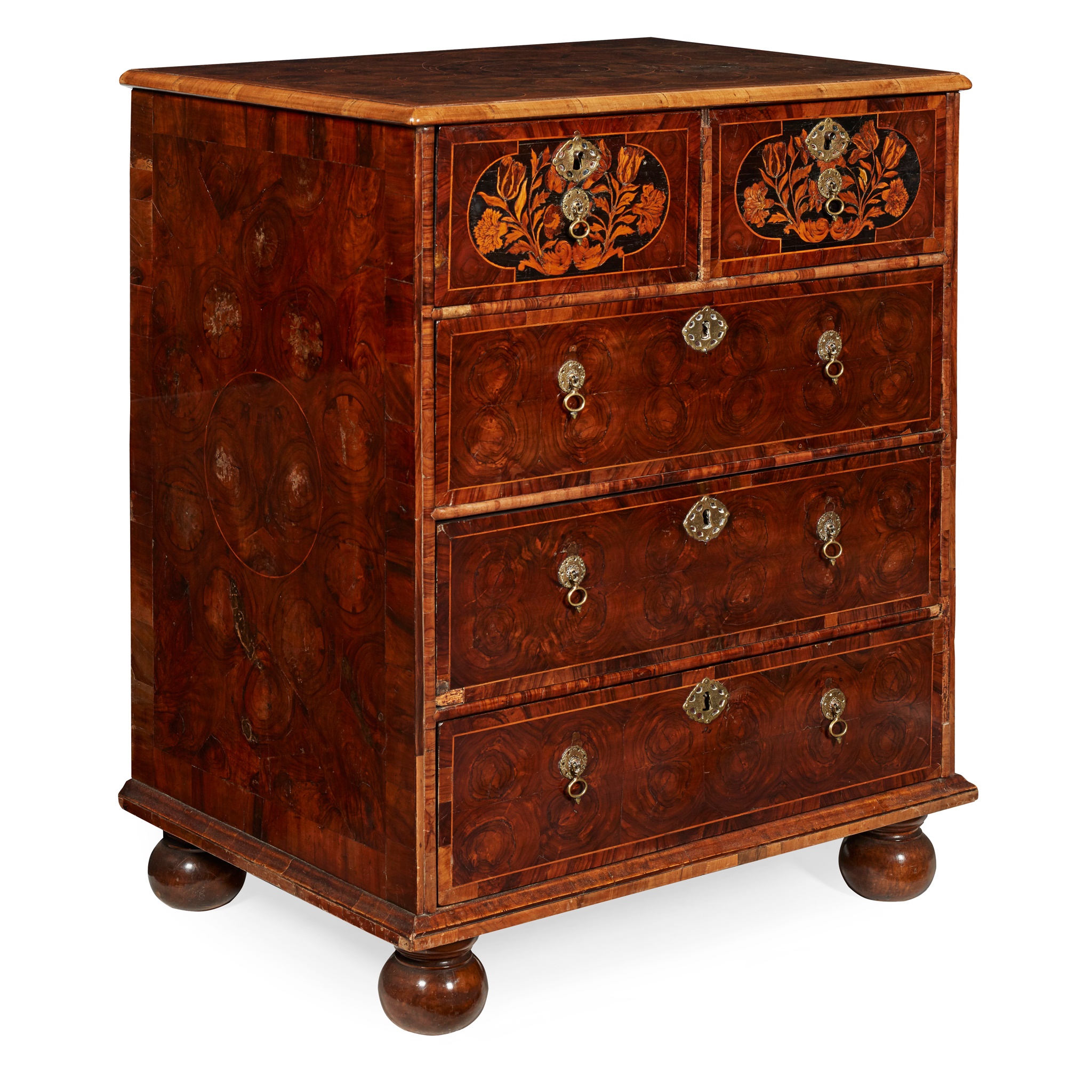 WILLIAM AND MARY WALNUT OYSTER VENEERED AND MARQUETRY CHEST OF DRAWERS