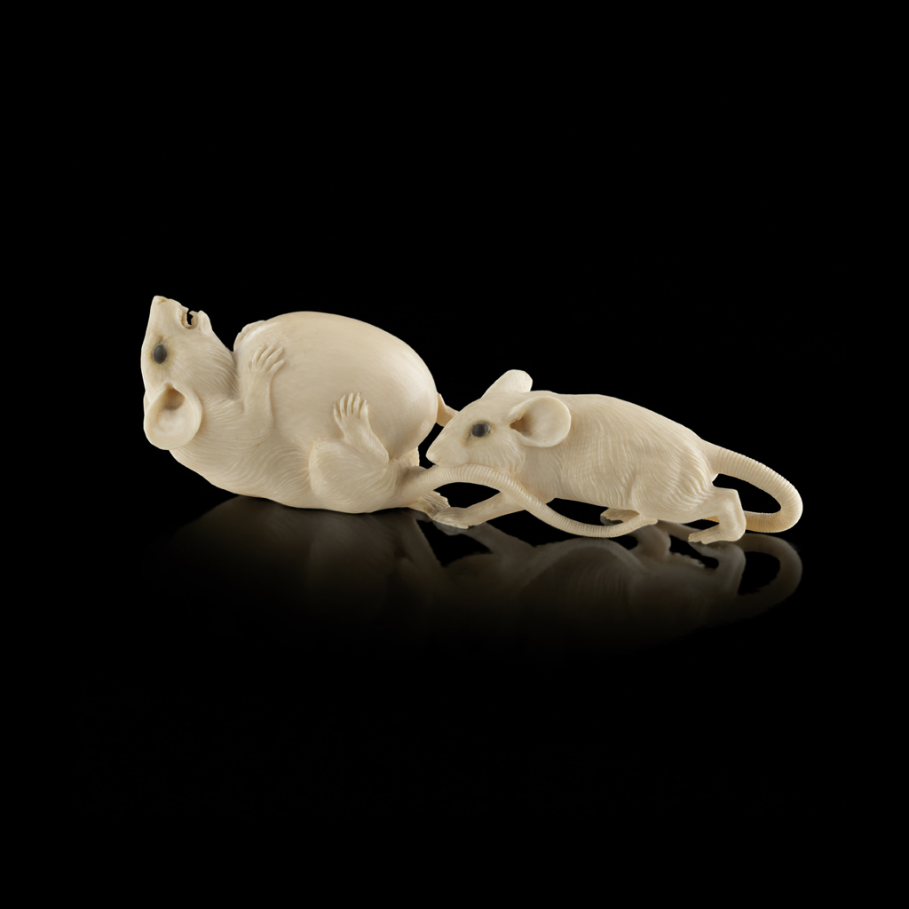 CARVED IVORY OKIMONO OF TWO RODENTS