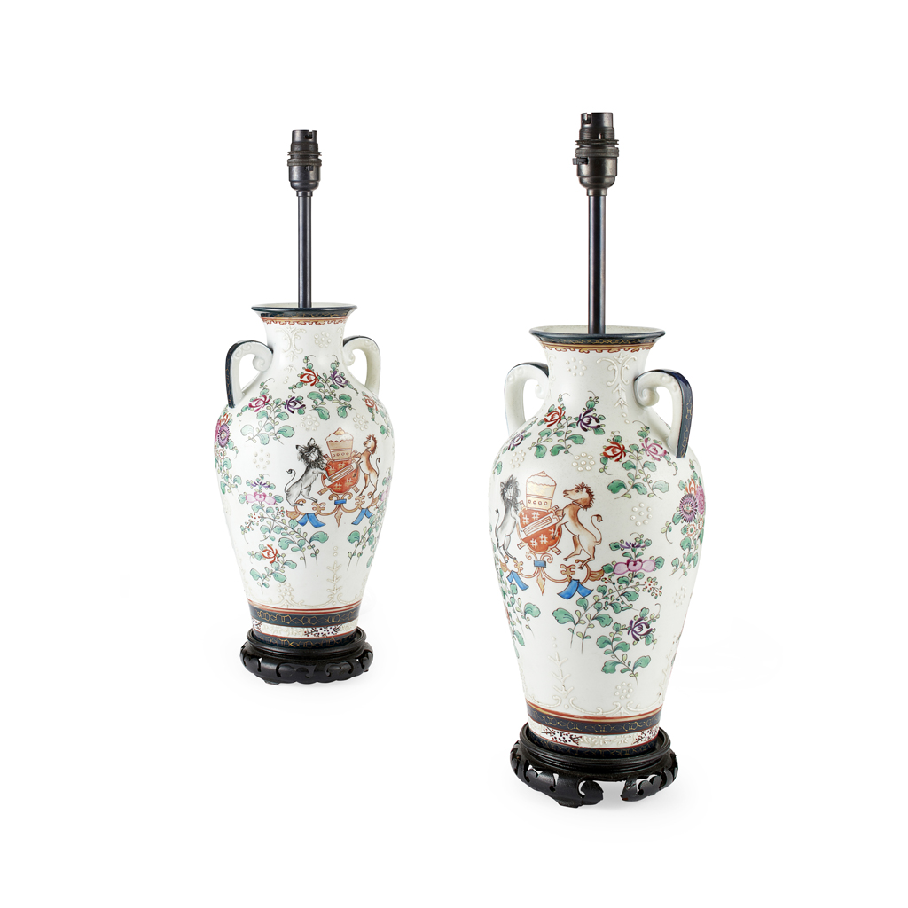 PAIR OF SAMSON ARMORIAL PORCELAIN VASES