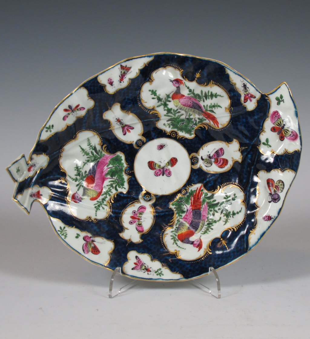 A mid/late 18th century Worcester porcelain leaf shaped dish