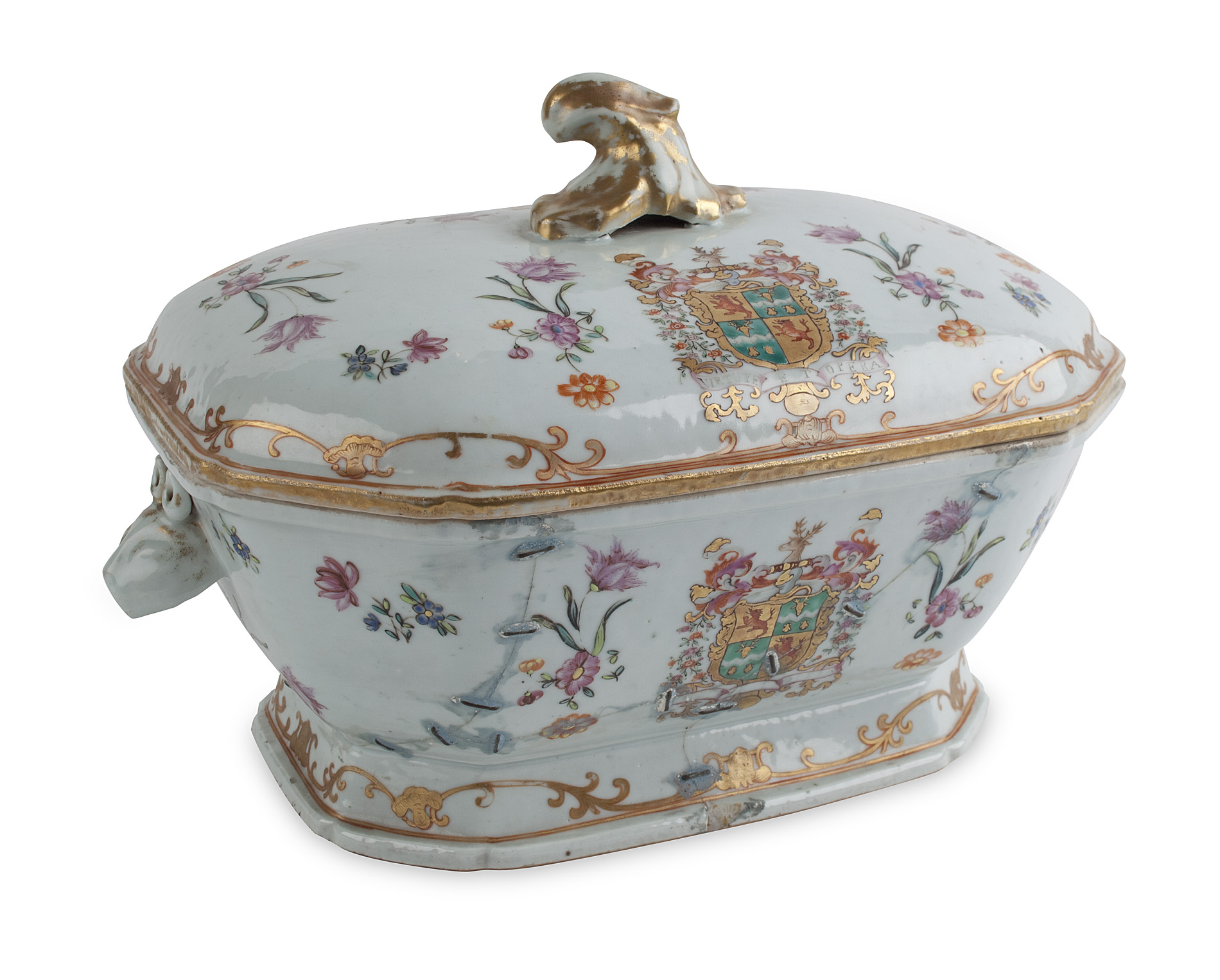CHINESE EXPORT ARMORIAL TUREEN AND COVER
