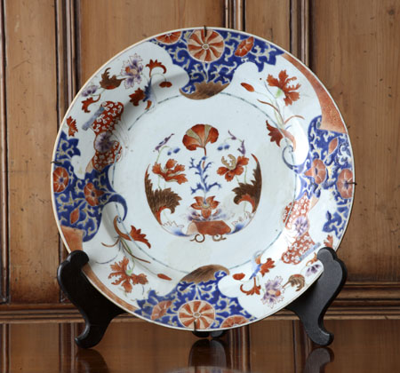 A 19th century Chinese plate