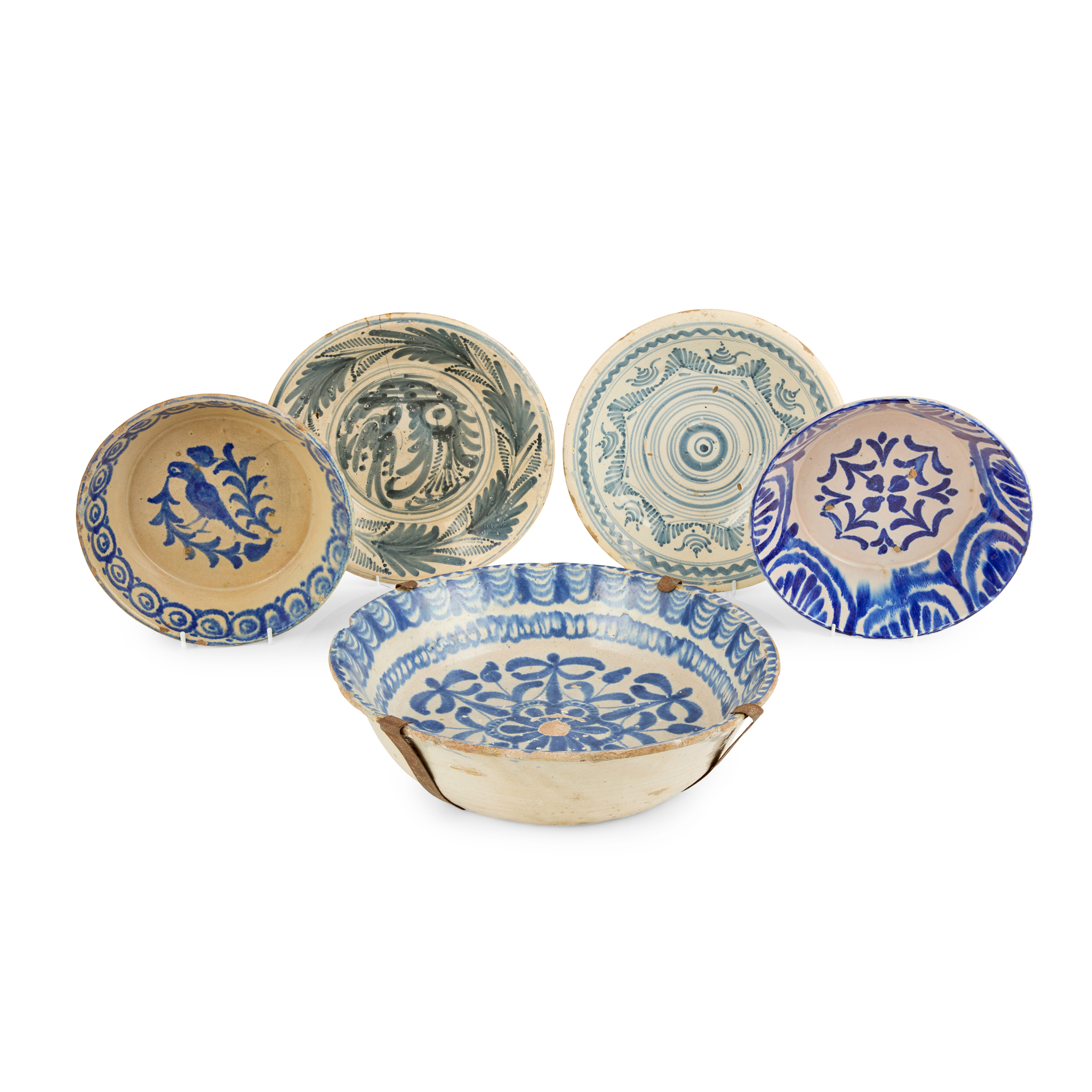 COLLECTION OF SPANISH TIN GLAZE EARTHENWARE BOWLS