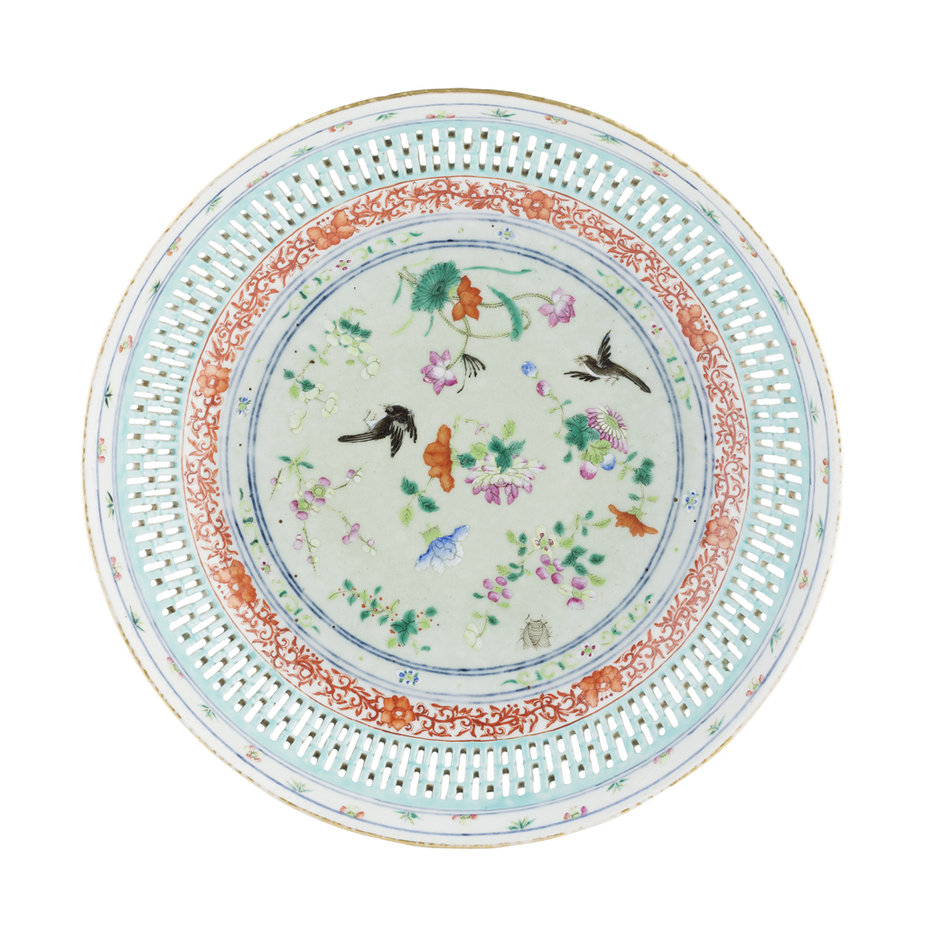 FAMILLE ROSE RETICULATED DISH