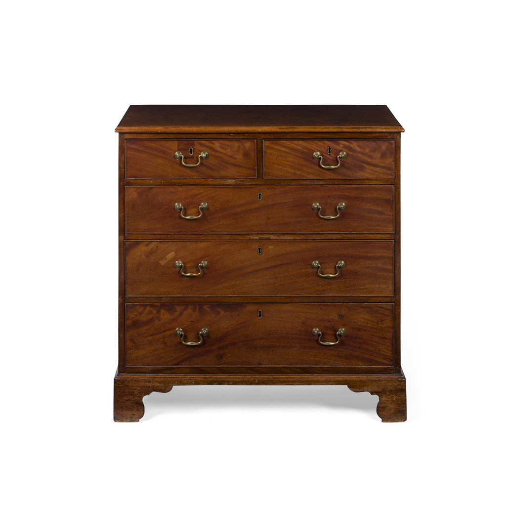 GEORGE III MAHOGANY CHEST OF DRAWERS