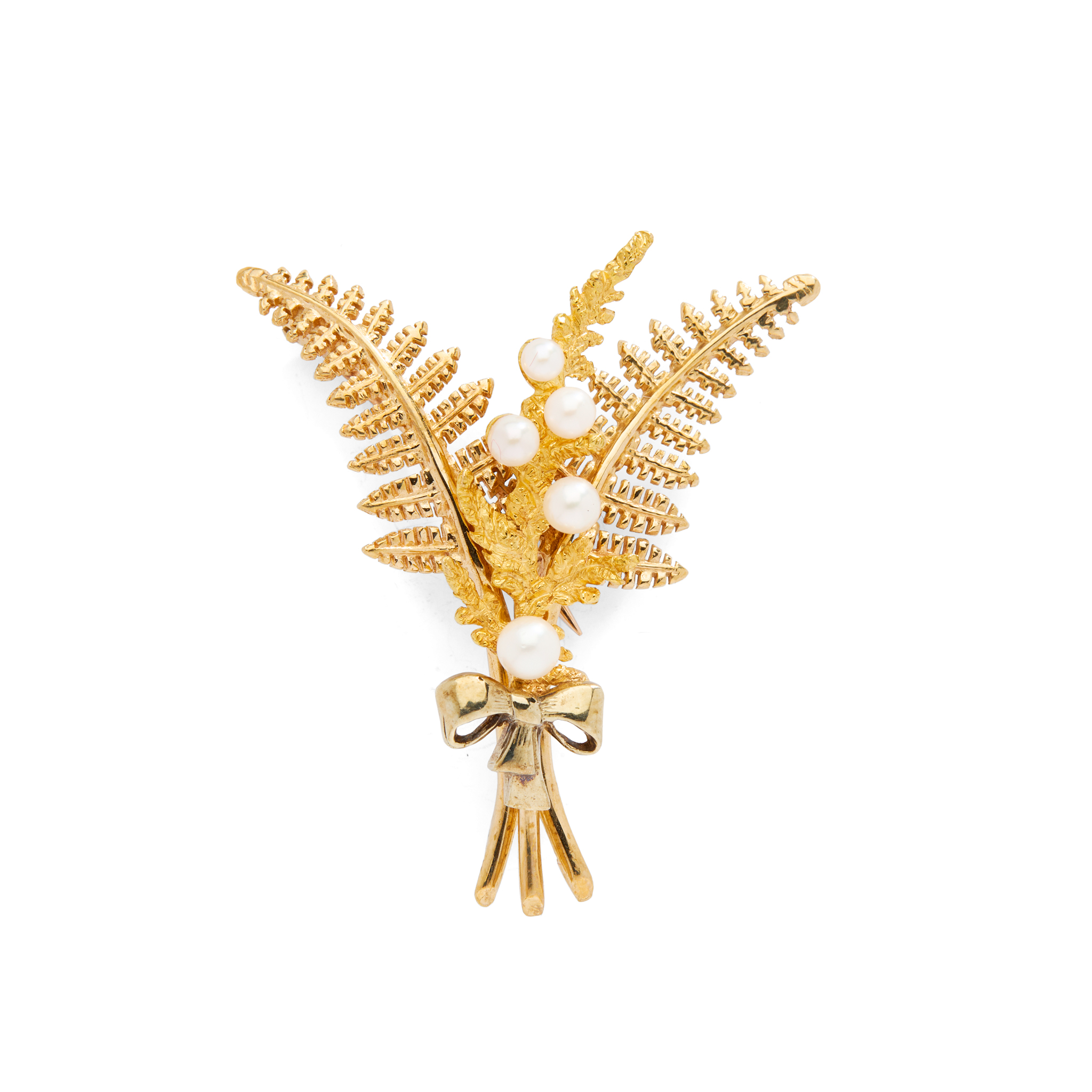 CAIRNCROSS OF PERTH: A 9CT GOLD SCOTTISH FRESHWATER PEARL 'FERN' BROOCH