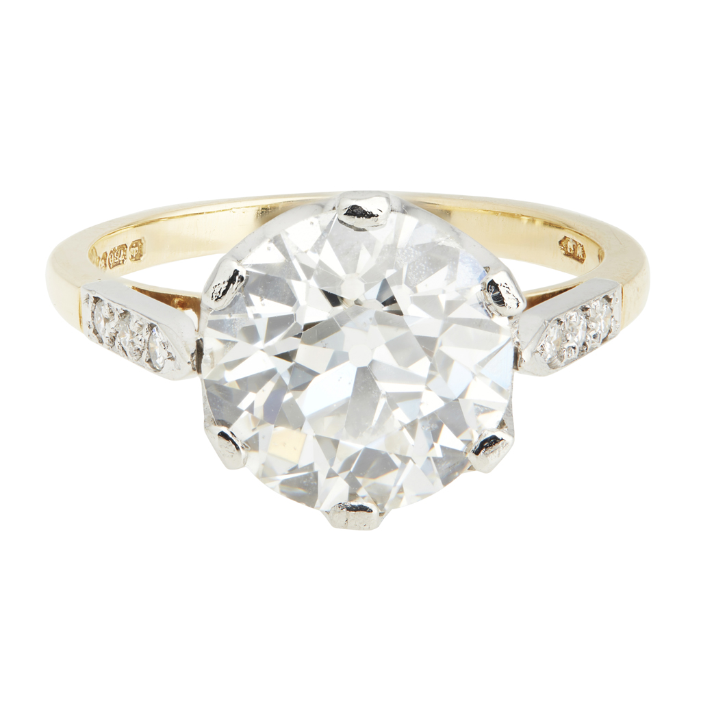 A single stone diamond set ring