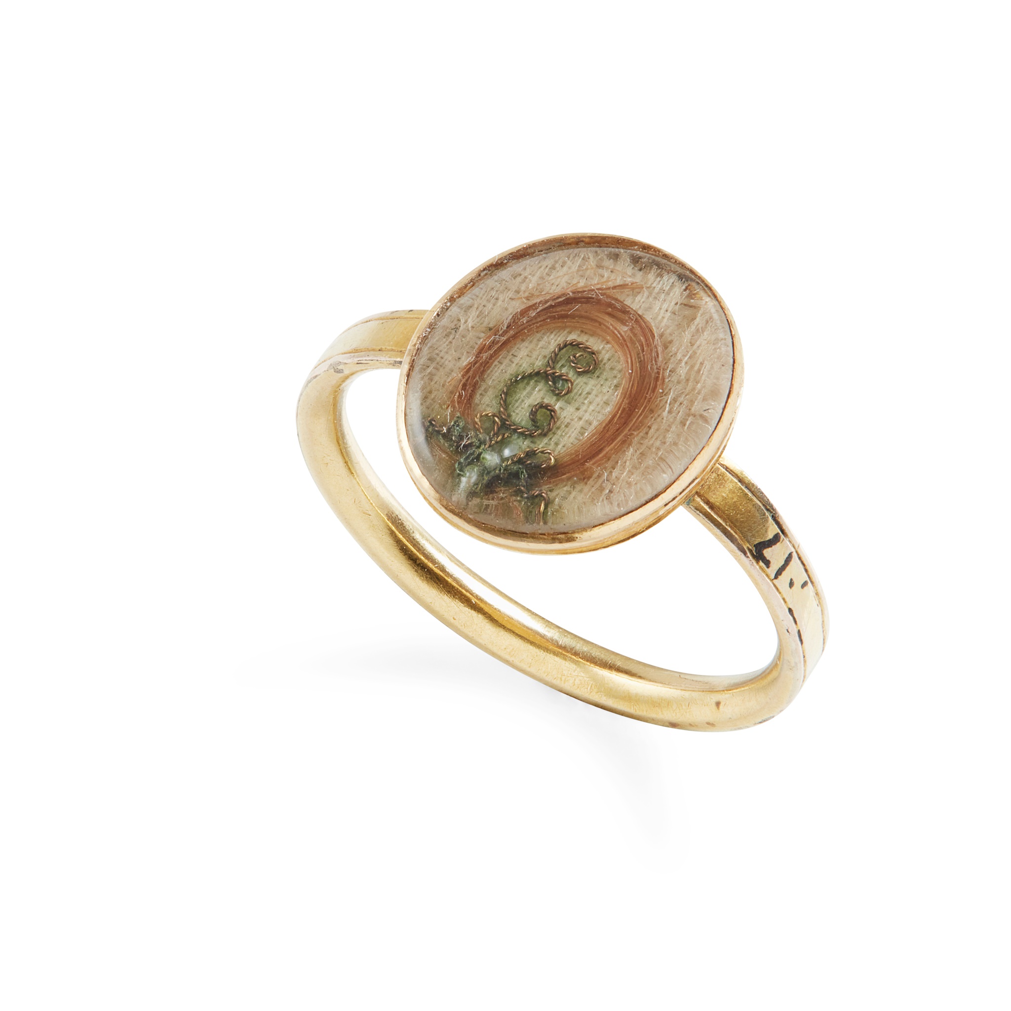 A ‘STUART CRYSTAL’ GOLD AND HAIR MOUNTED MEMORIAL RING