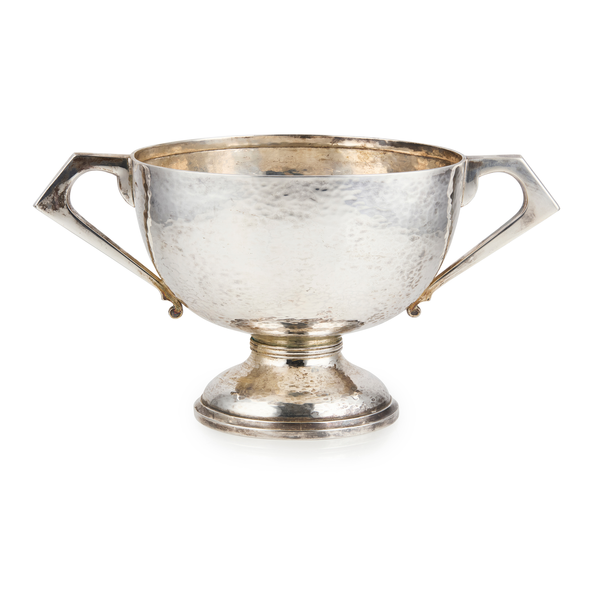 AN EDWARDIAN TWIN HANDLED CUP