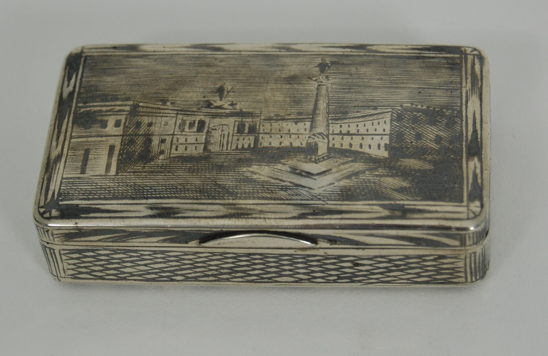 A mid 19th century Russian and niello decorated snuff box