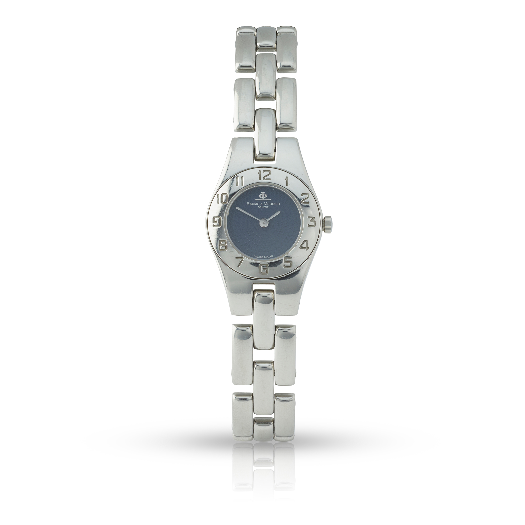 Baume & Mercier: A Ladies stainless steel quartz tonneau shape bracelet watch
