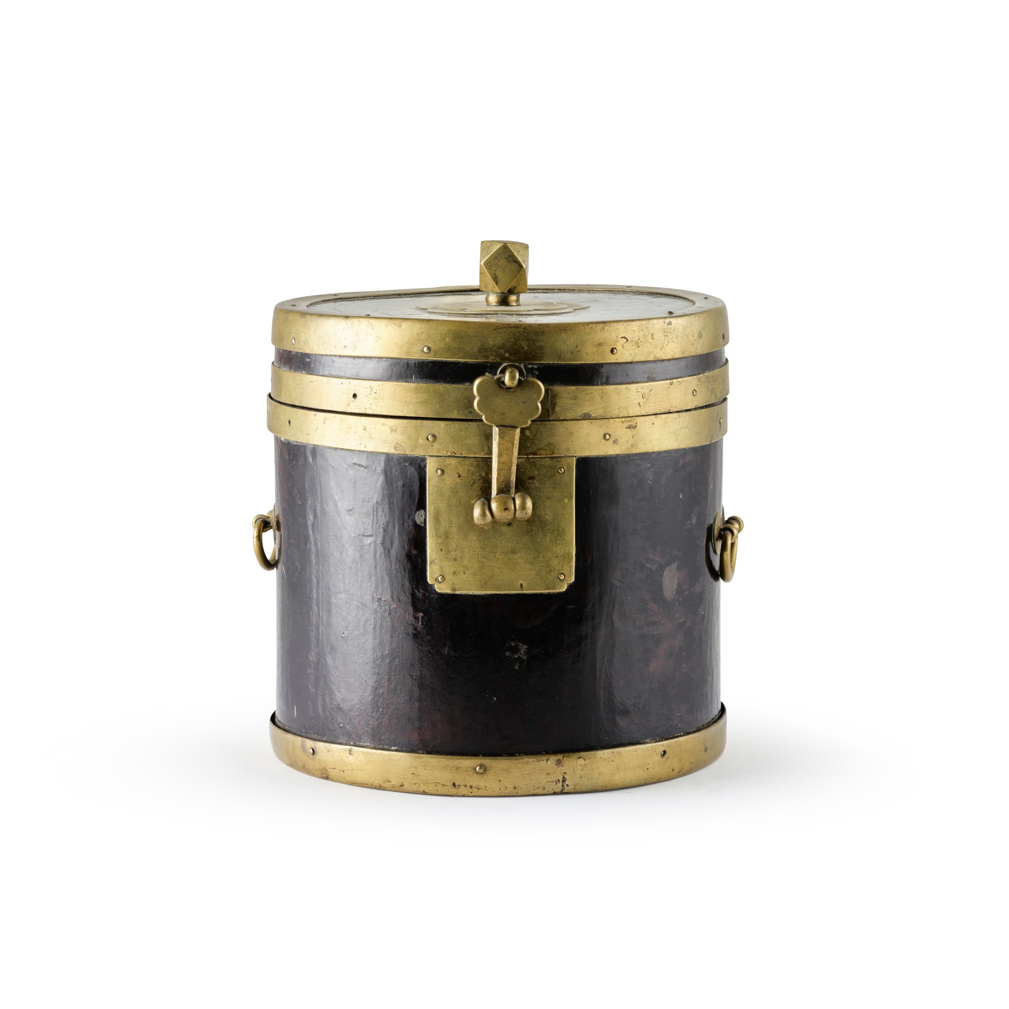 LACQUERED AND BRASS-MOUNTED WOODEN HAT BOX
