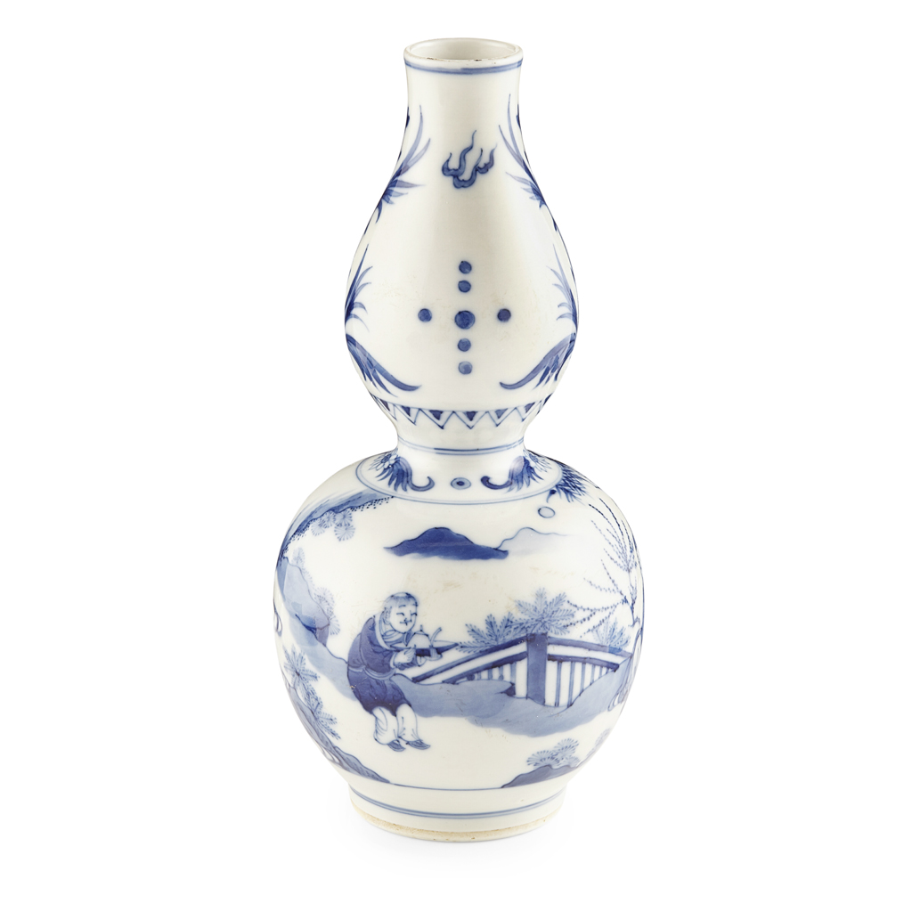 BLUE AND WHITE DOUBLE-GOURD VASE