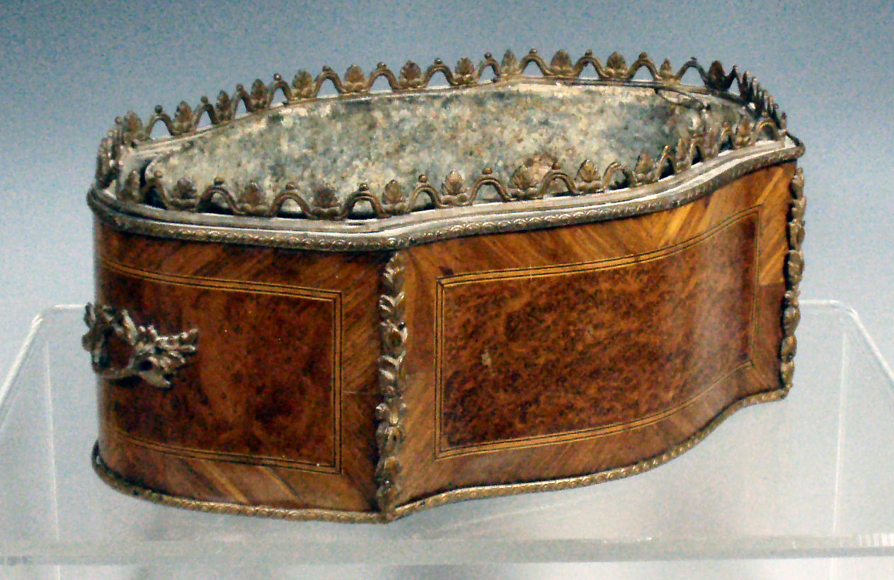 A 19th century French jardiniere