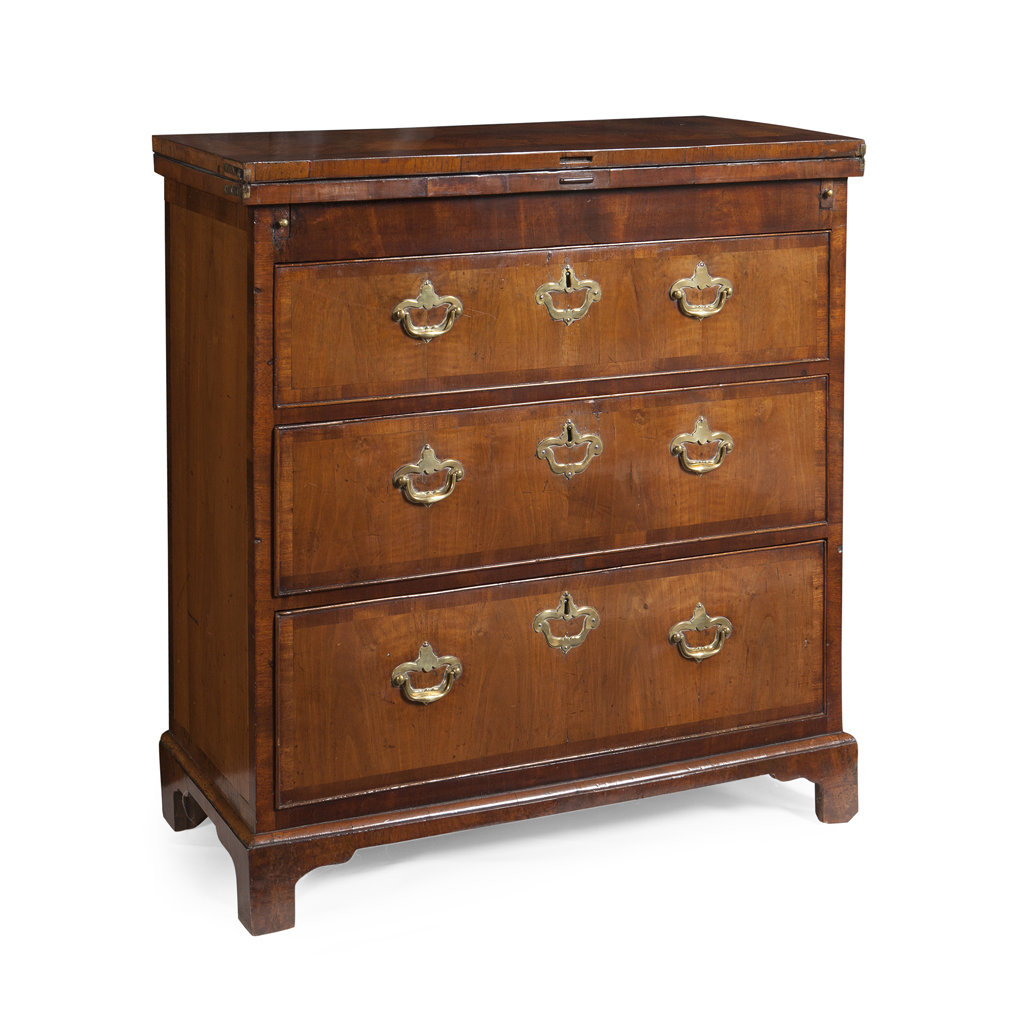 A GEORGE I WALNUT CROSSBANDED BACHELOR'S CHEST OF DRAWERS