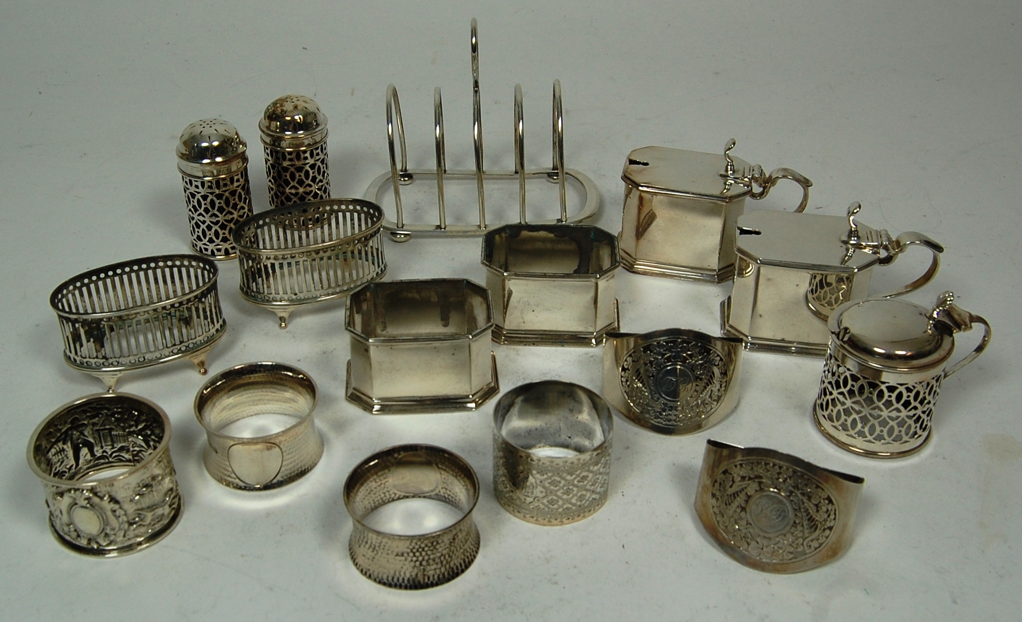 A collection of cruets