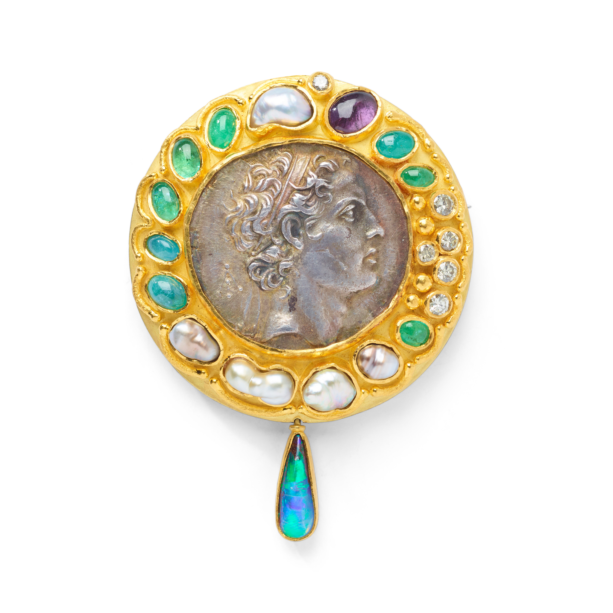 Peter Plöderl: A multi-gem set brooch