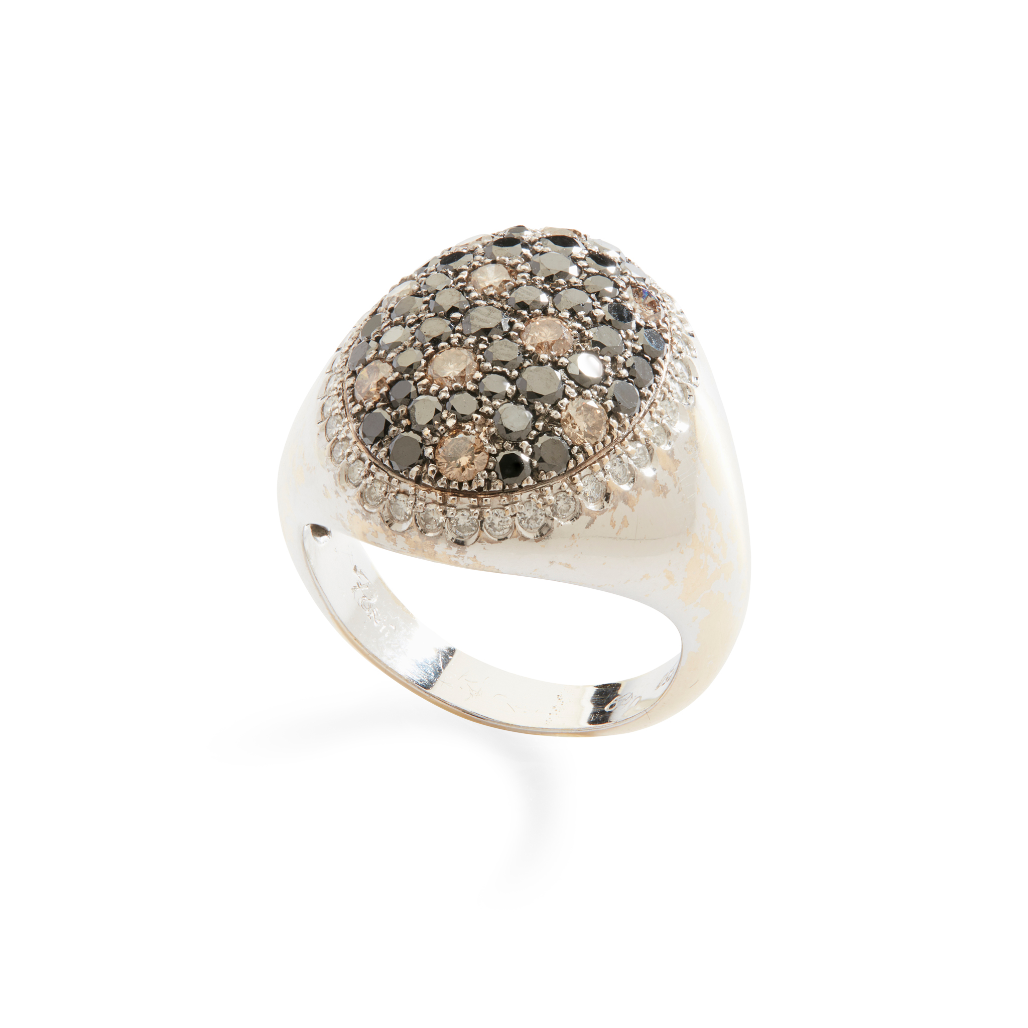 Poniros: A diamond and coloured diamond ring