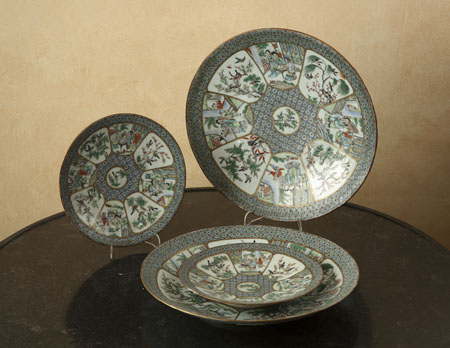 Two pairs of 19th century Chinese porcelain famille verte plates