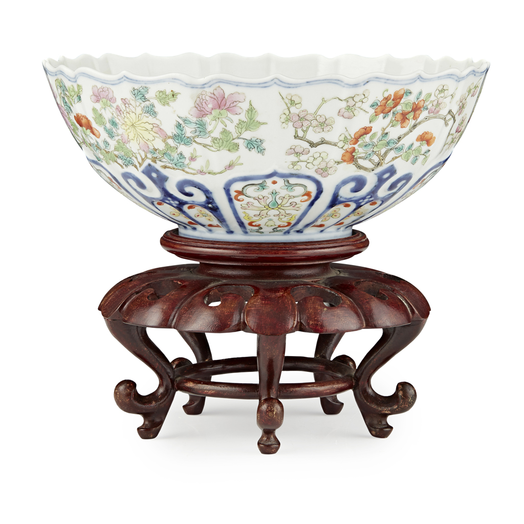 FAMILLE ROSE BARBED-RIM BOWL