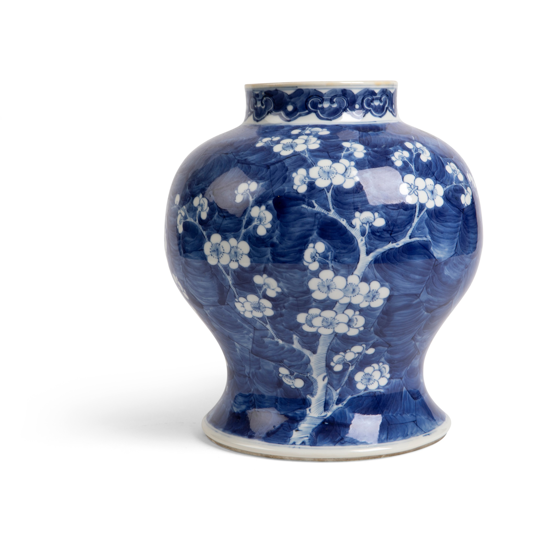 BLUE AND WHITE 'CRACKED ICE AND PRUNUS' VASE
