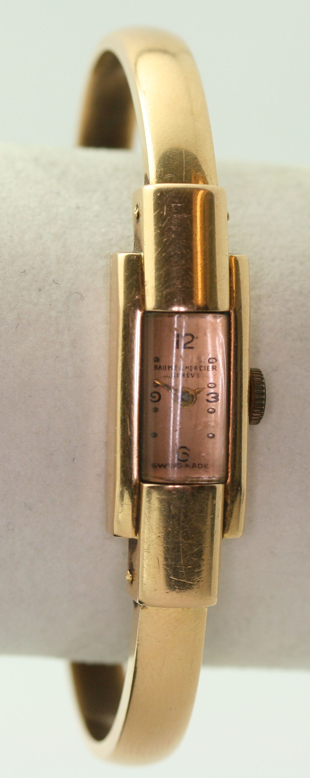 BAUME & MERCIER - an Art Deco lady's 18ct gold wrist watch