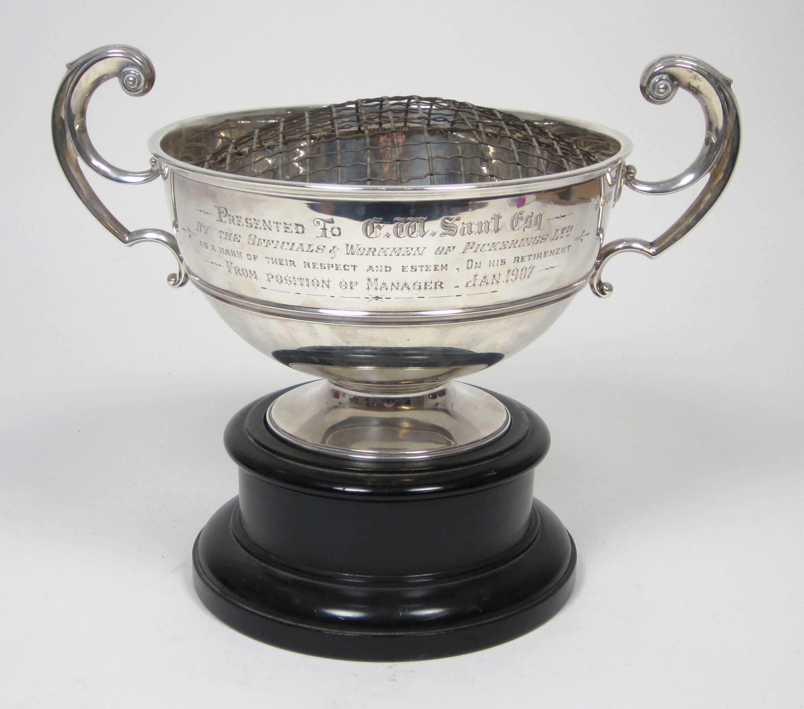 A presentation rose bowl