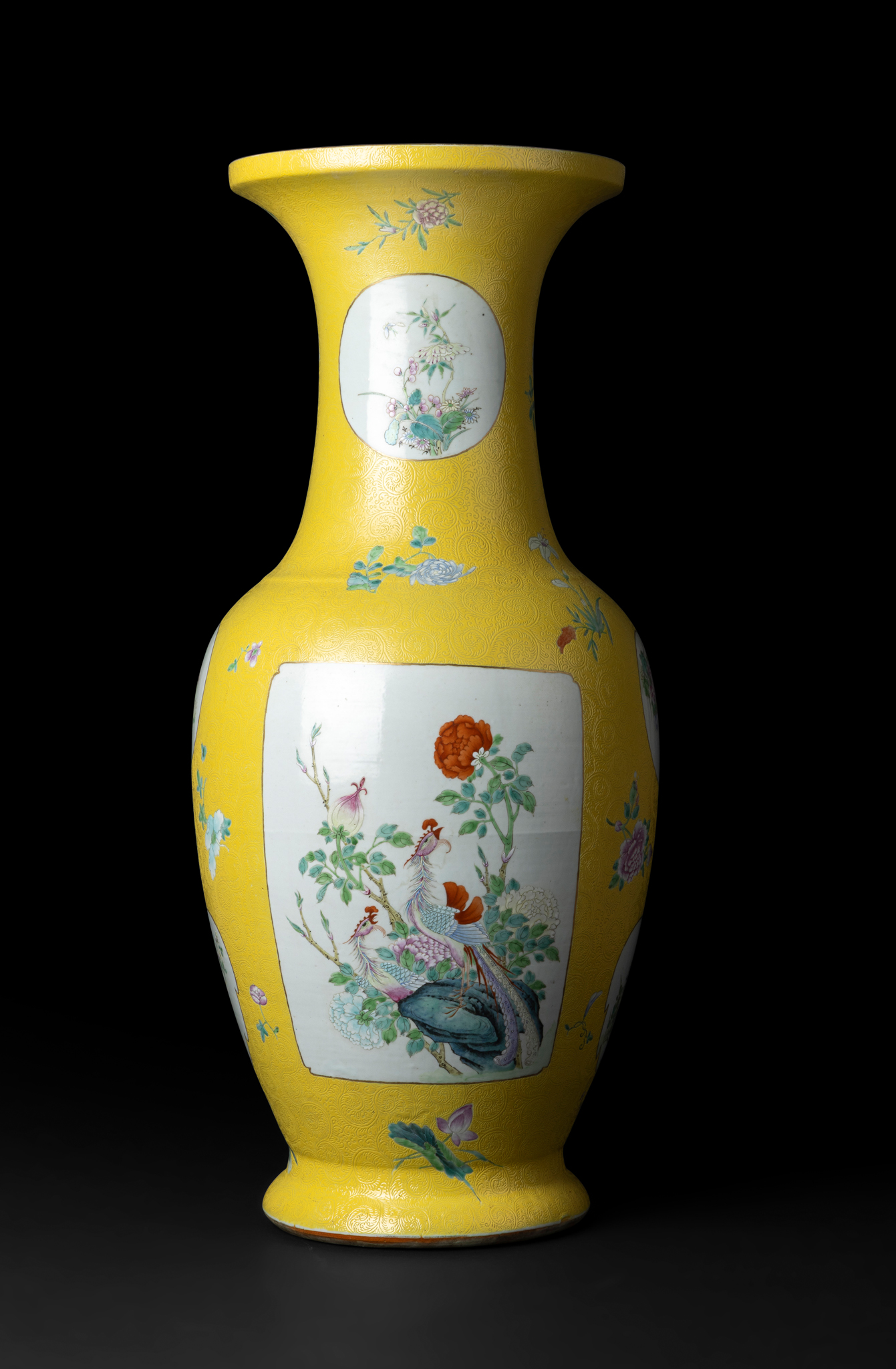 VERY LARGE CHINESE SGRAFFITO YELLOW-GROUND FAMILLE ROSE BALUSTER VASE