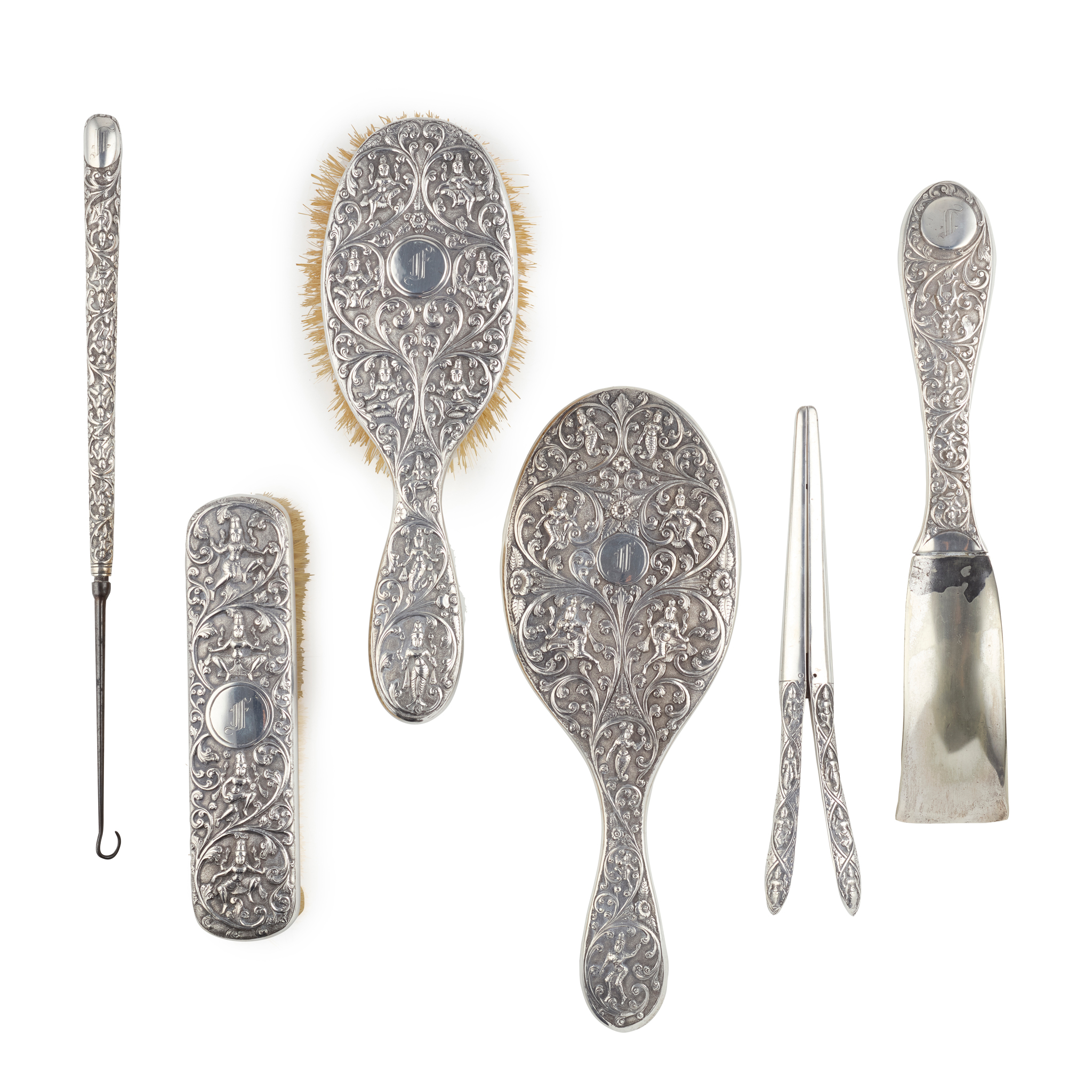 MADRAS - AN INDIAN DRESSING TABLE SET