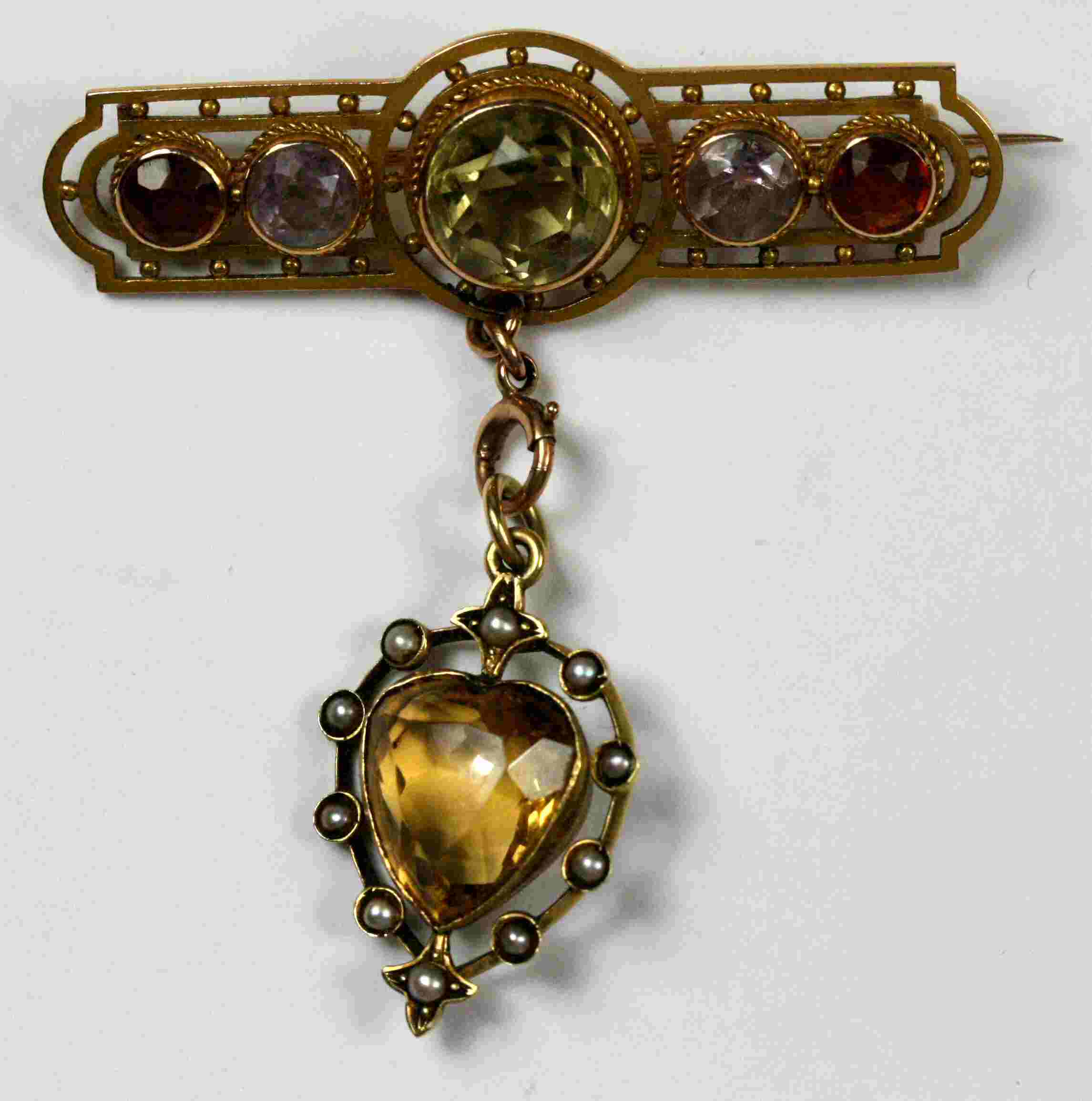 A collection of jewellery to include