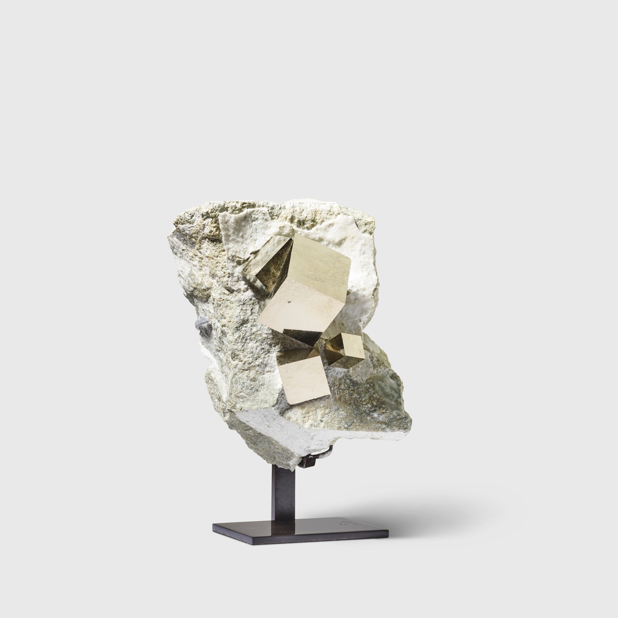 PYRITE CRYSTAL CLUSTER