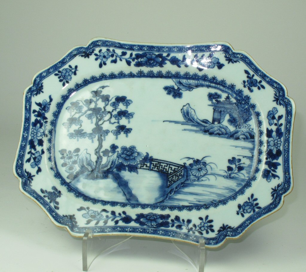 CHINESE EXPORT BLUE AND WHITE ASHET